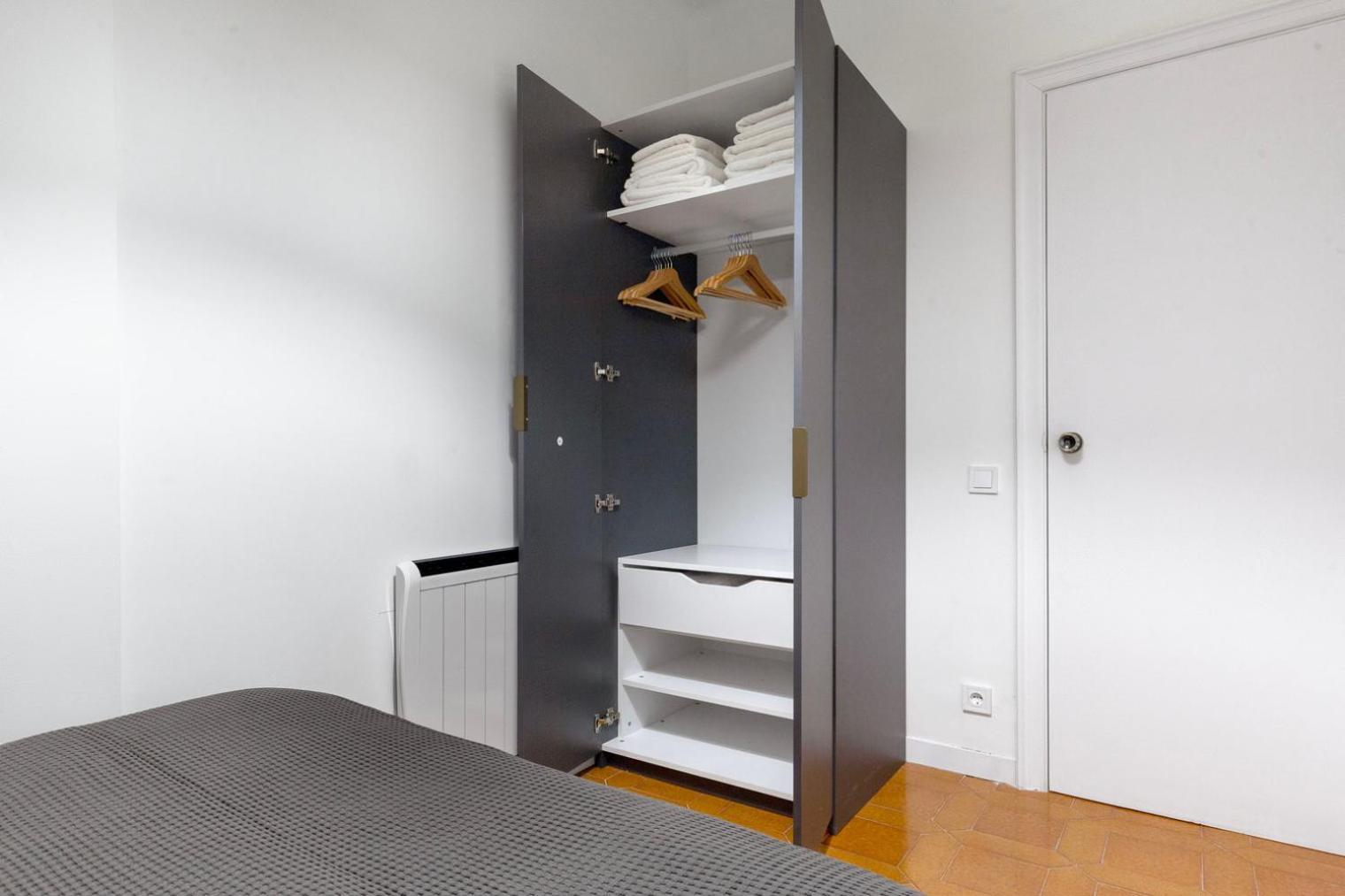 Blueground Les Corts Balcony Furnished Bcn-128 Appartement *