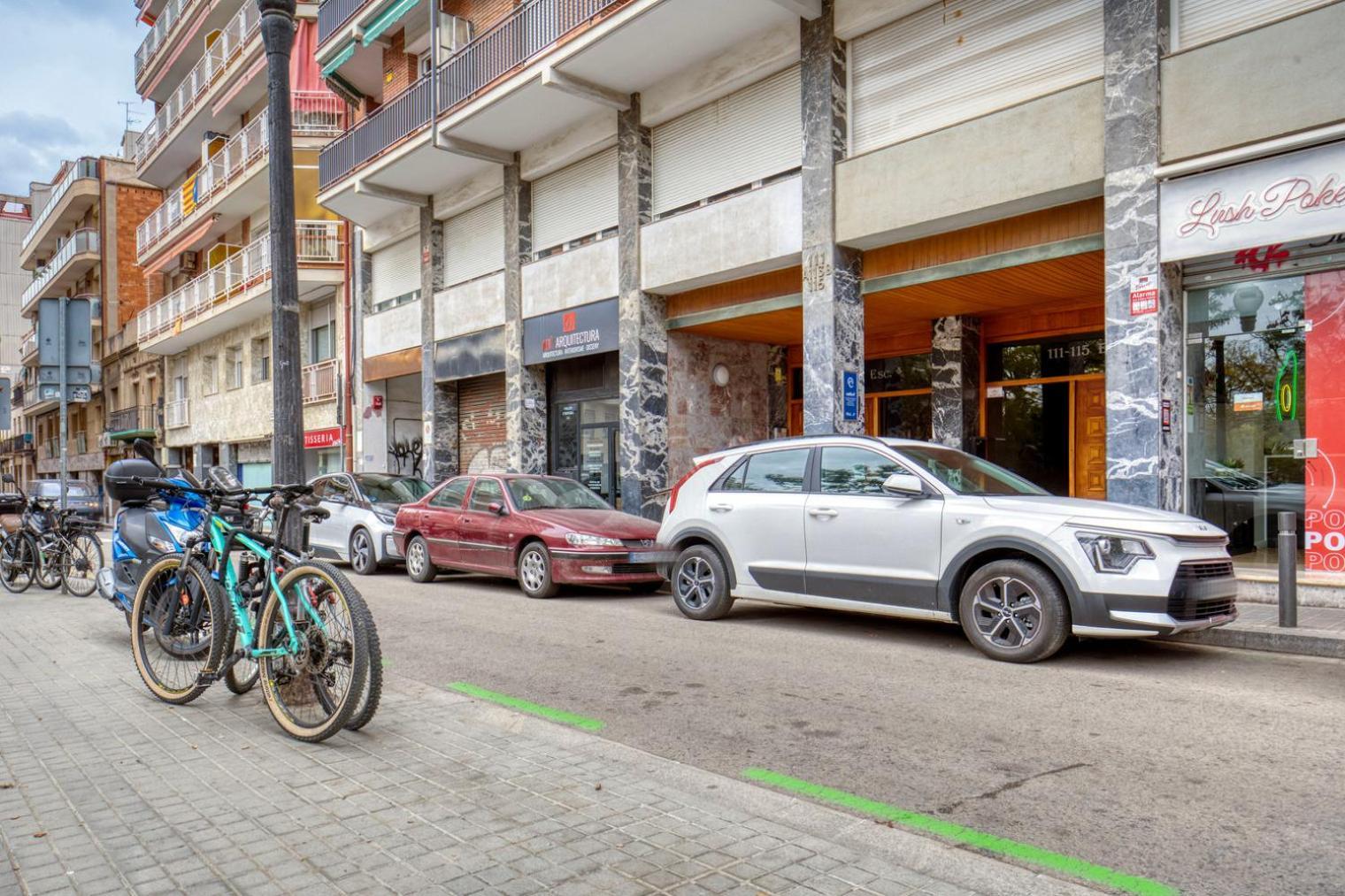 Blueground Les Corts Balcony Furnished Bcn-128 Barcelone