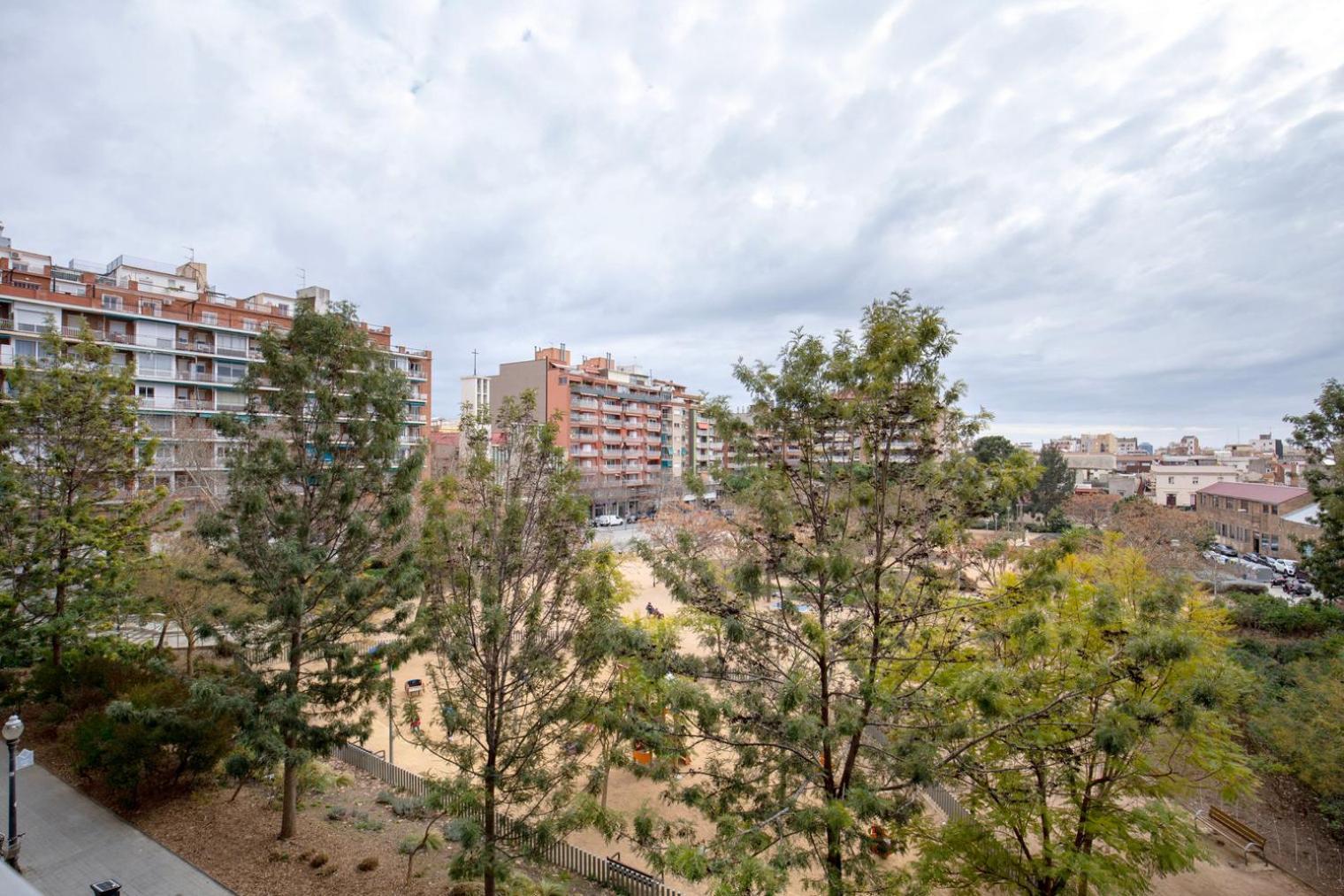 Blueground Les Corts Balcony Furnished Bcn-128 Appartement *
