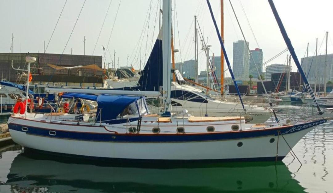 Vintage And Cozy Sailing Boat In Hotel en barco Barcelona
