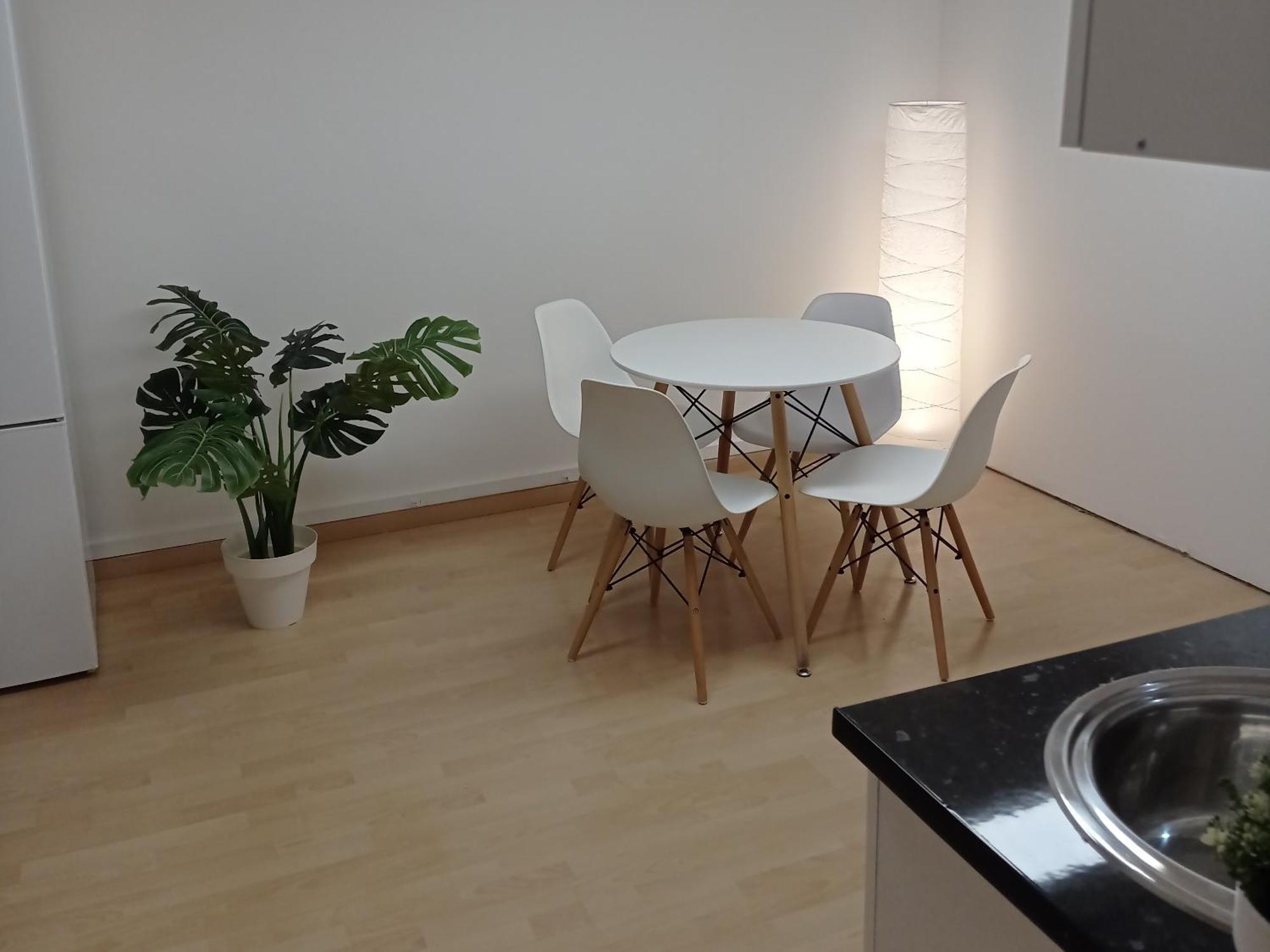 Bright Private Double Center Metro L-1 Urgell L-5 Hospital Clinic * Barcelone