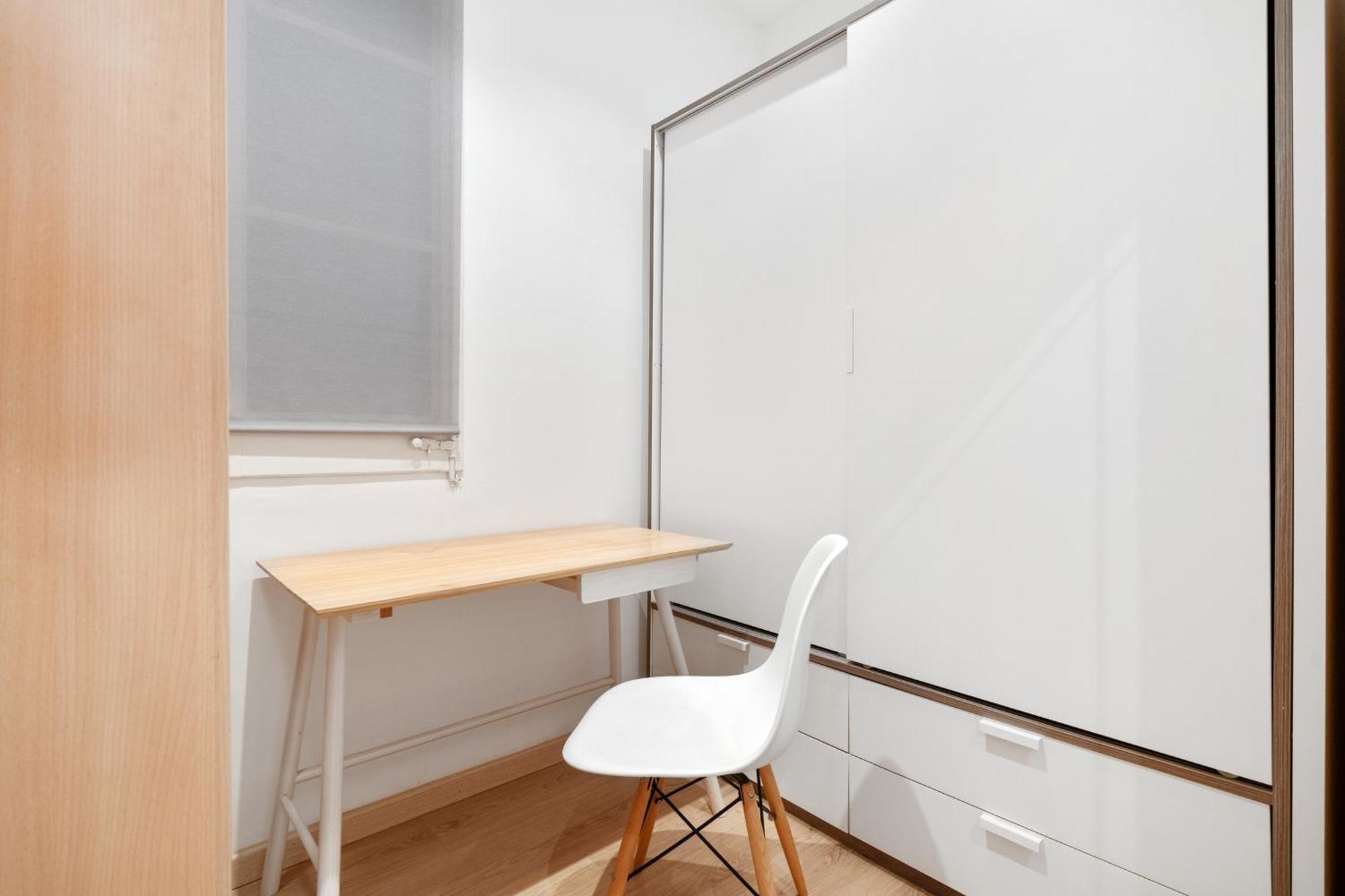 Recently Renovated 2 Bedroom In Eixample Appartement *