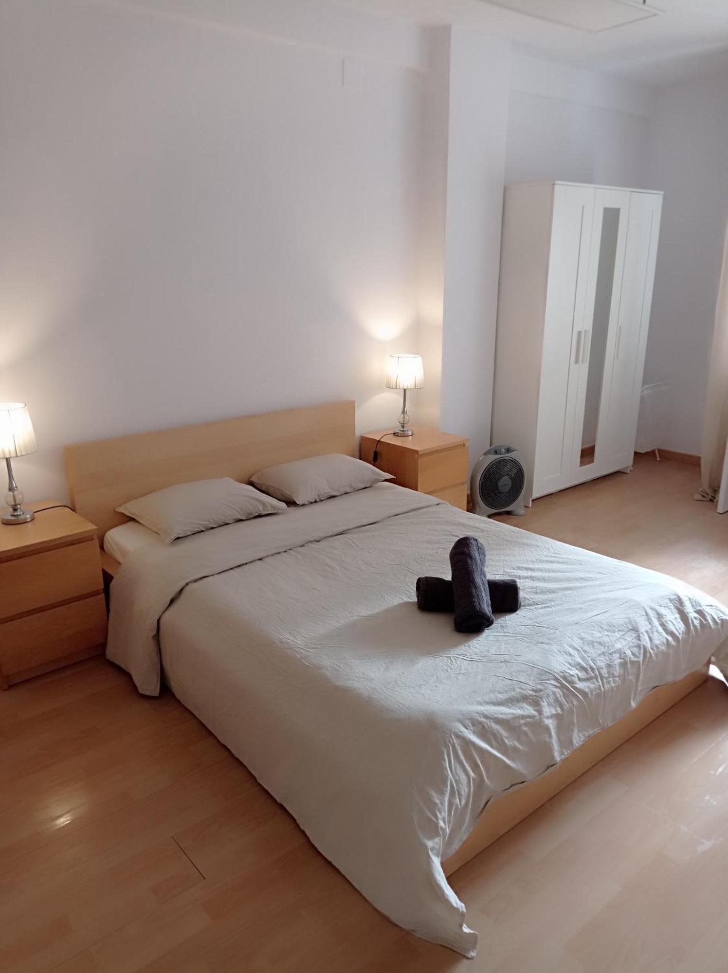 Maison d'hôtes Bright Private Double Center Metro L-1 Urgell L-5 Hospital Clinic Barcelone