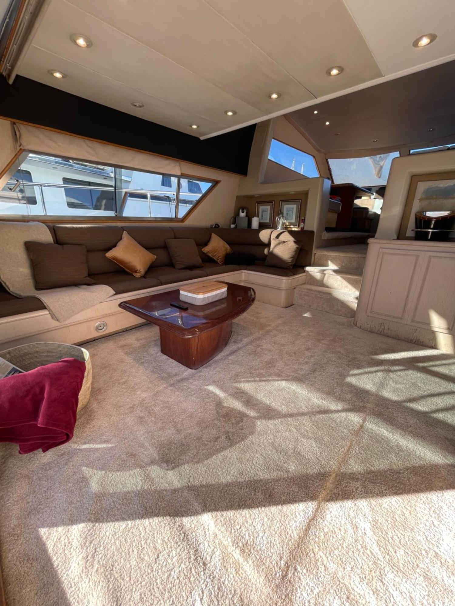Yate Stv Bateau-hôtel