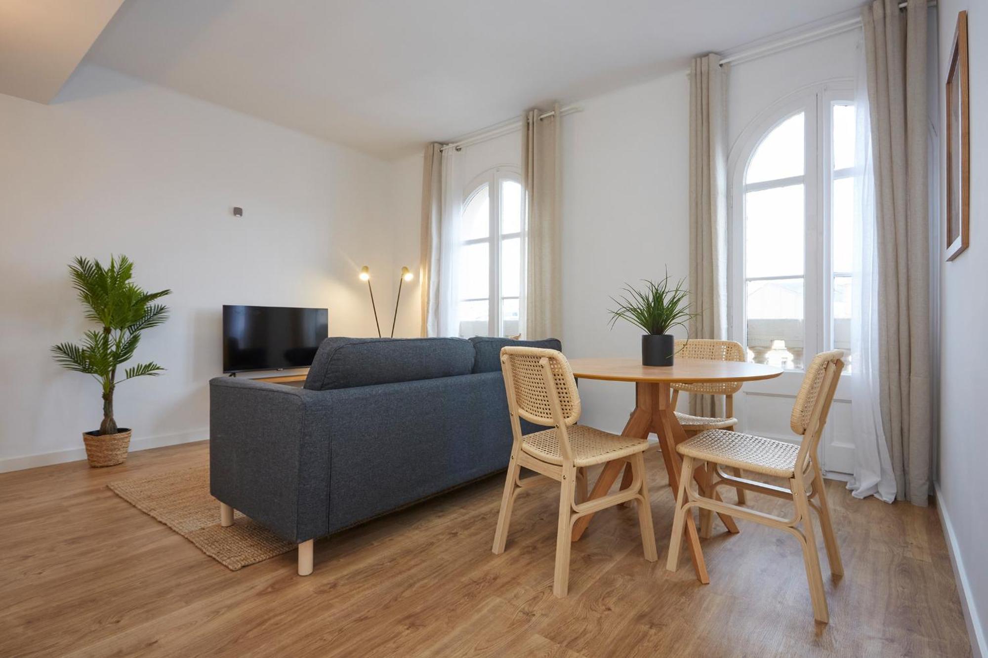 61par1014- Magnifico Recientemente Decorado En Poble Sec Appartement Barcelone