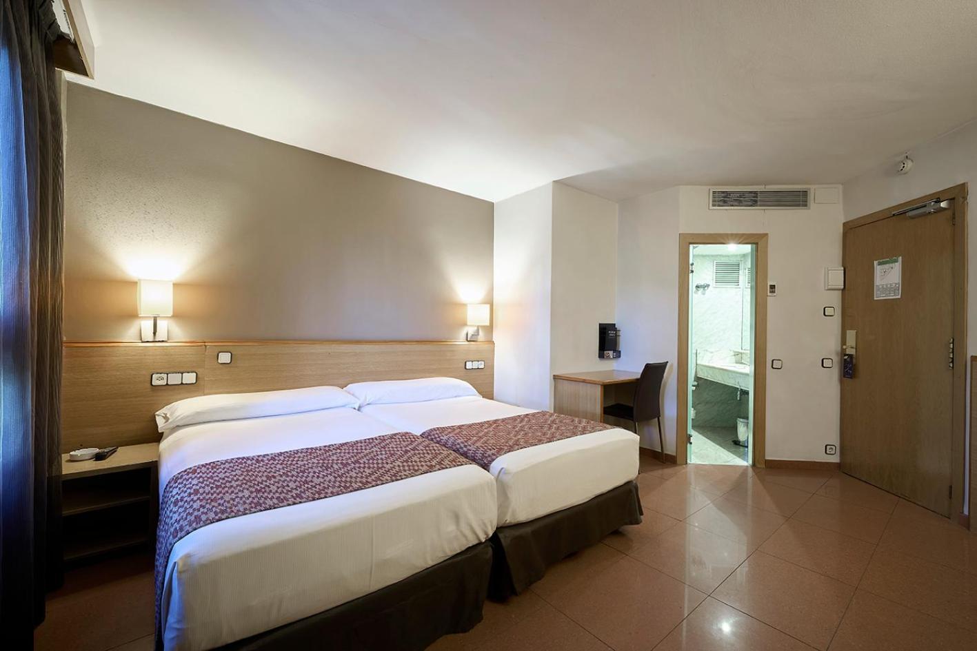 Hotel Catalonia Park Gueell 3*