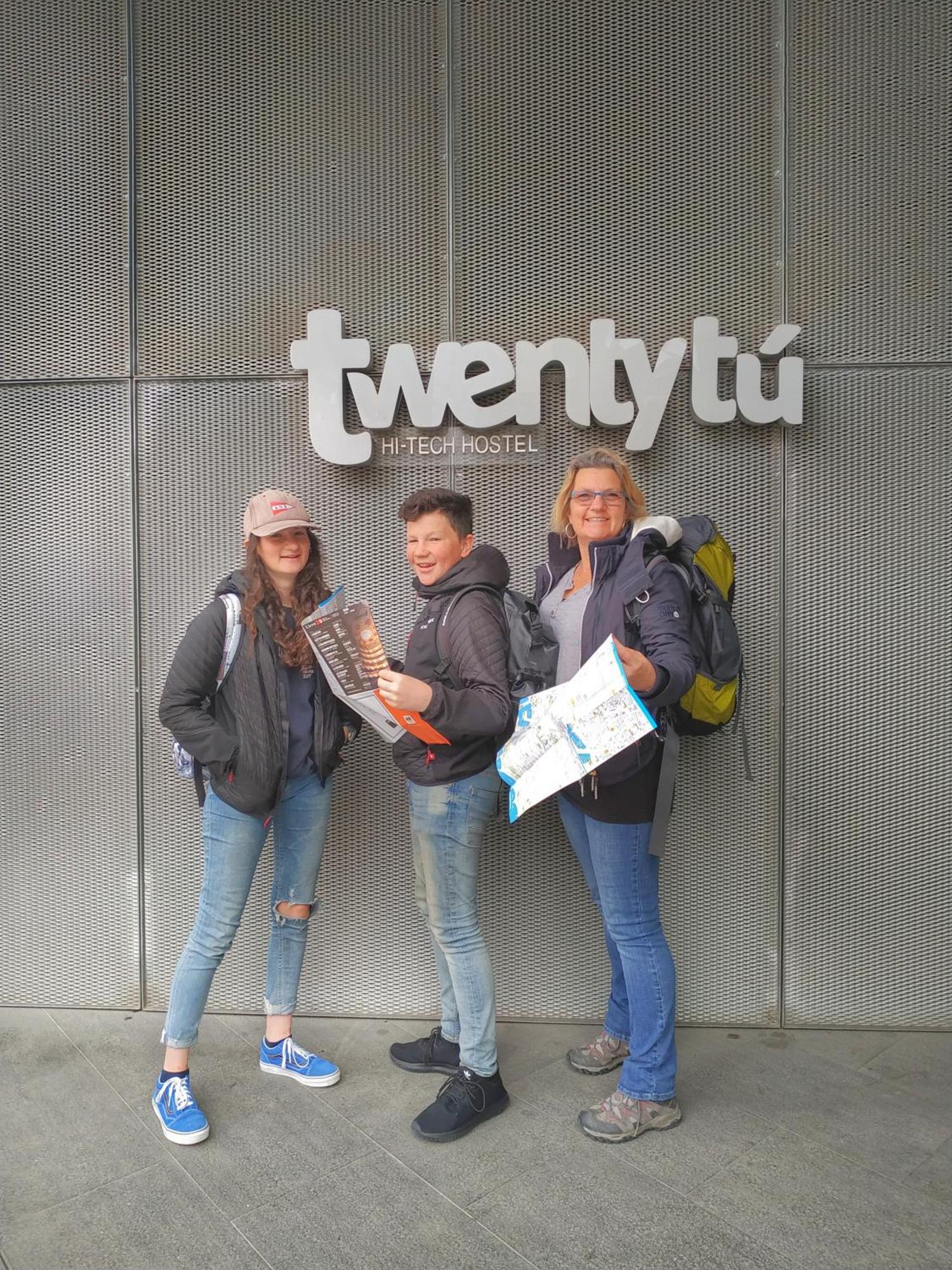 Twentytu Hostel *