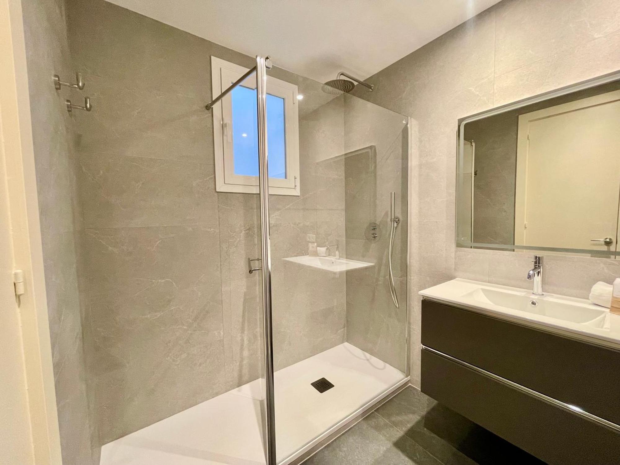 Elegantniy Poble Sec Apartment *