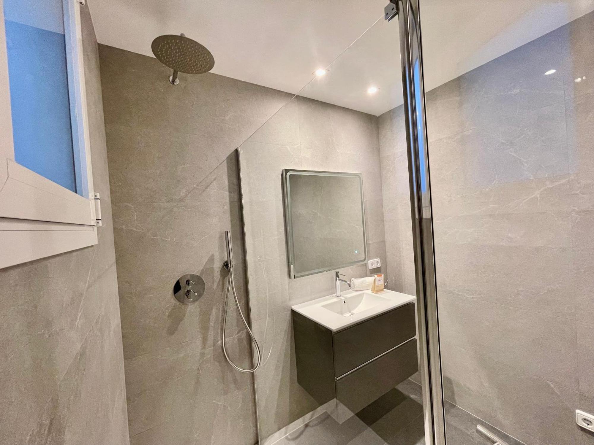 Elegantniy Poble Sec Apartment *