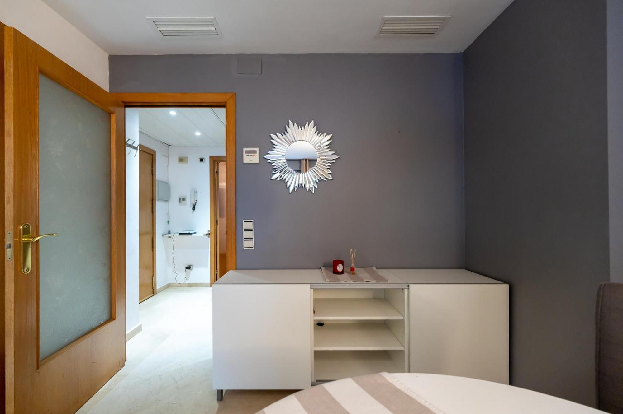 Comfy Downtown + Private Terrace Apartment Barcelona