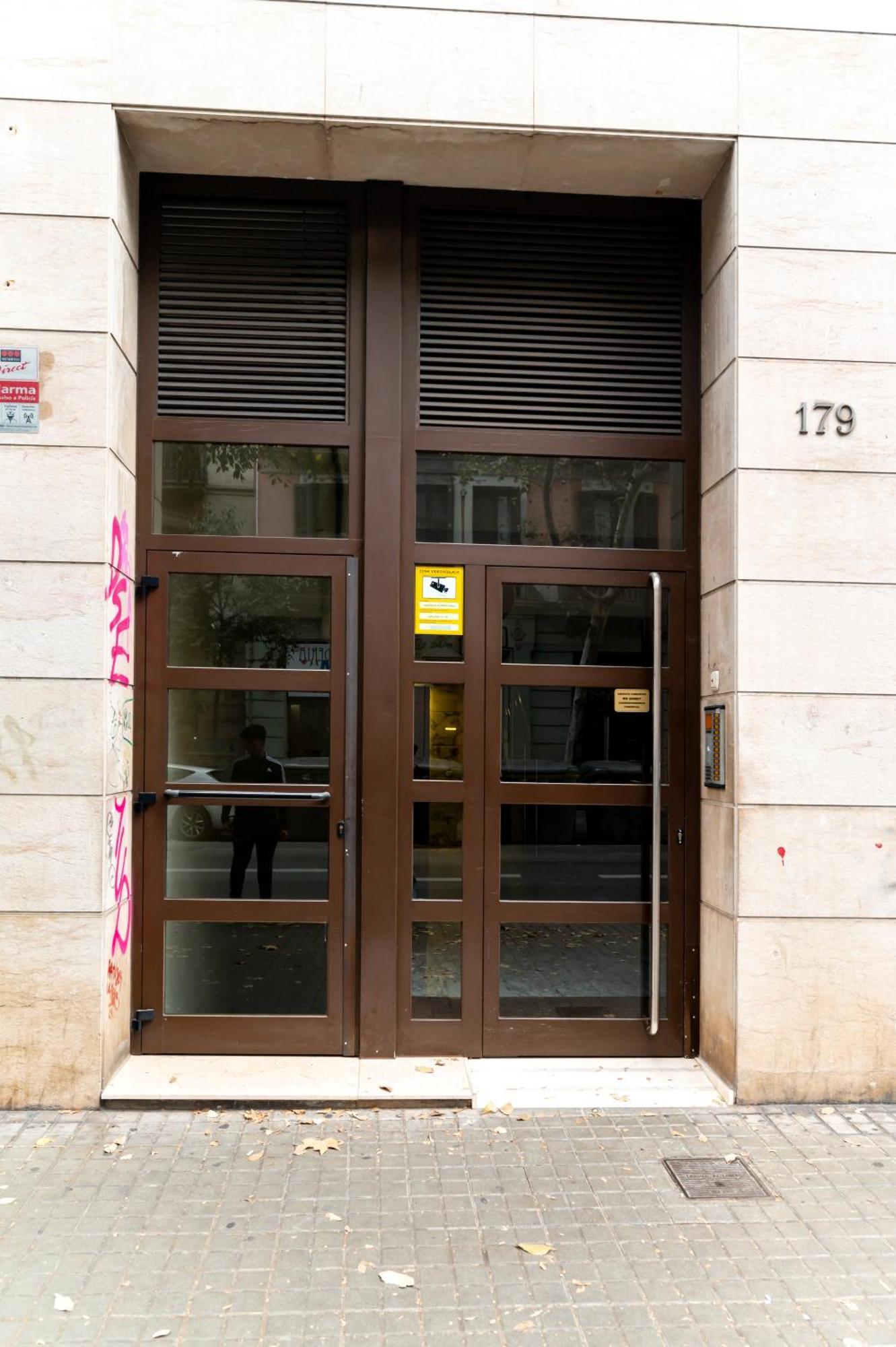 Comfy Downtown + Private Terrace Apartment Barcelona
