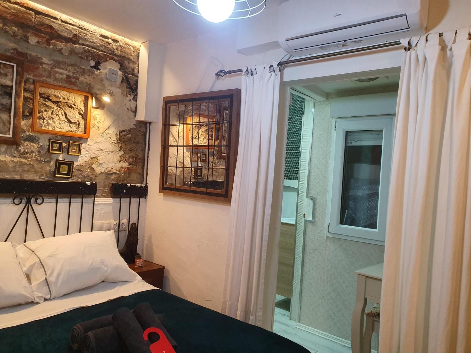 Studio Or With Private Bathroom Or With Shared Bathroom Barcelone