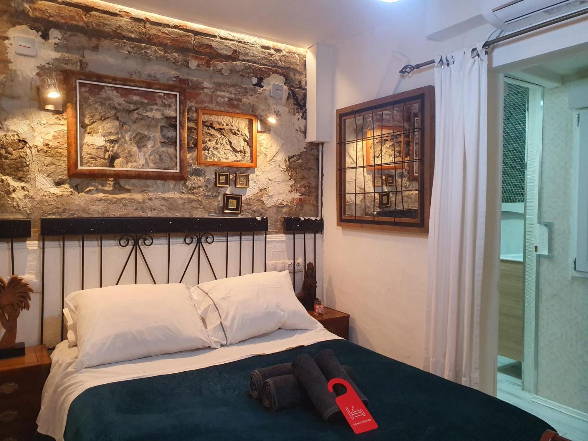 Appartement Studio Or With Private Bathroom Or With Shared Bathroom Barcelone
