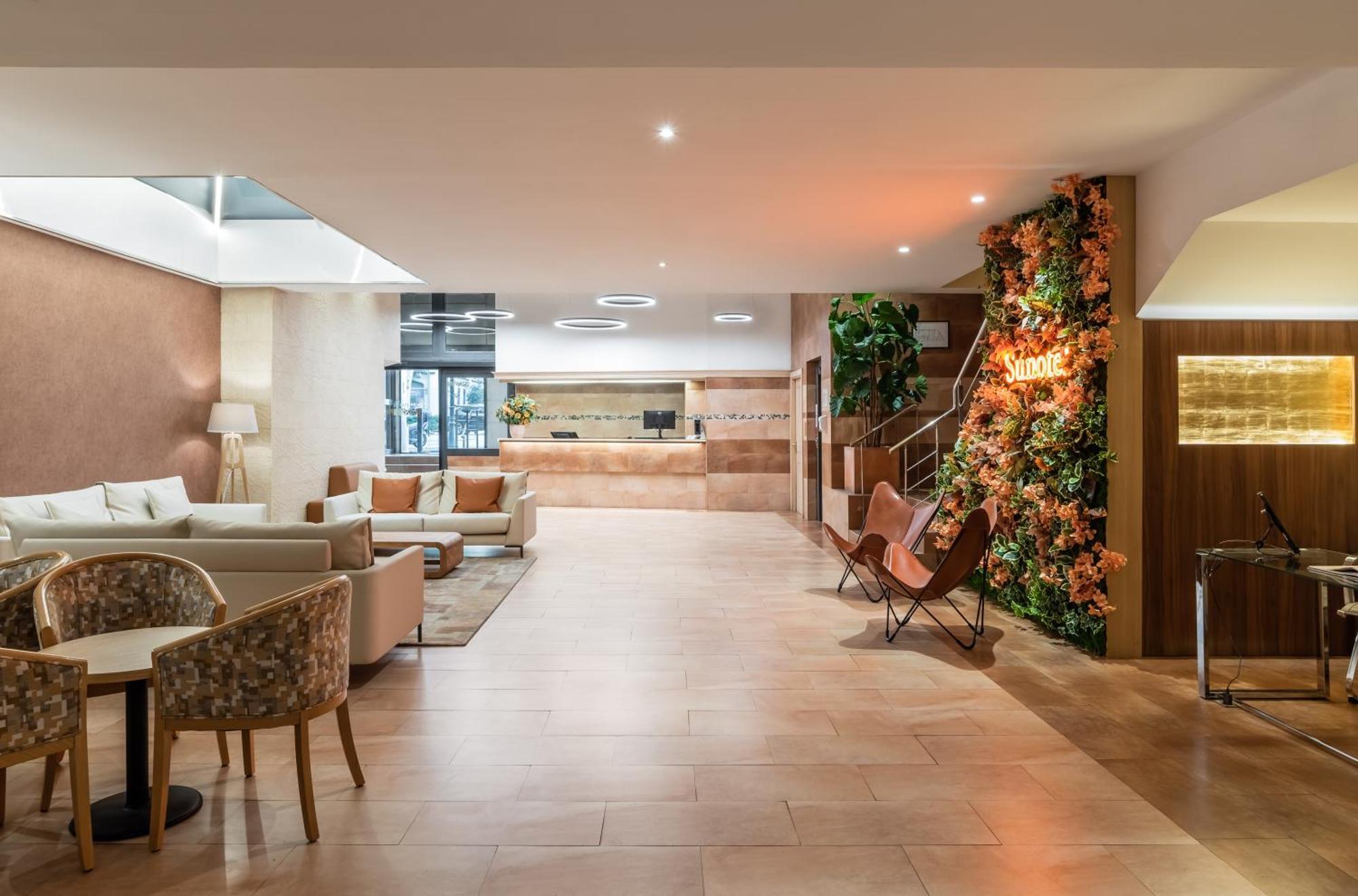 Sunotel Central Hotel 4*