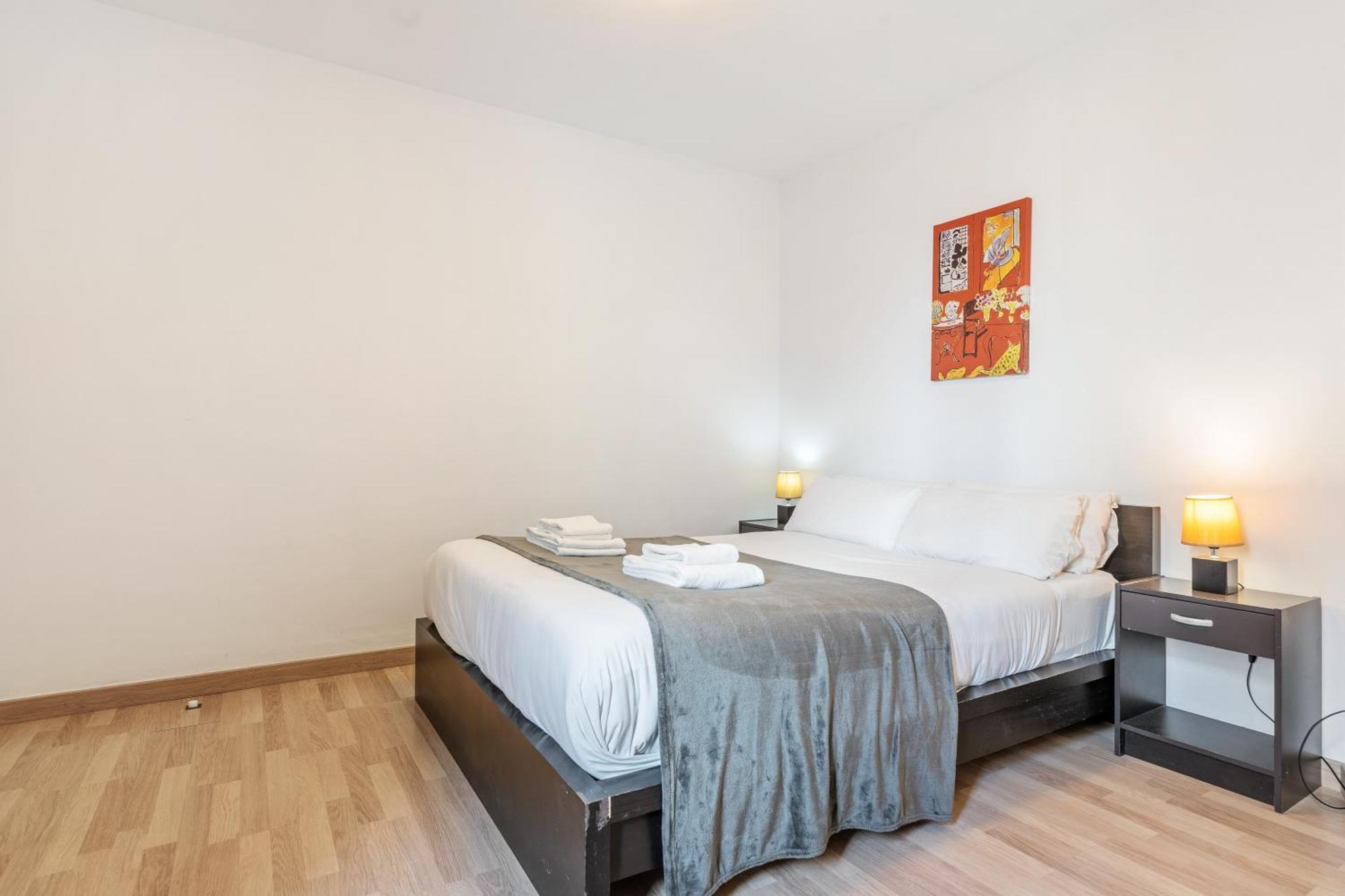 Apartamento Fridaysflats, Sagrado Silencio - 3 Bdr Right By Sagrada Familia Barcelona