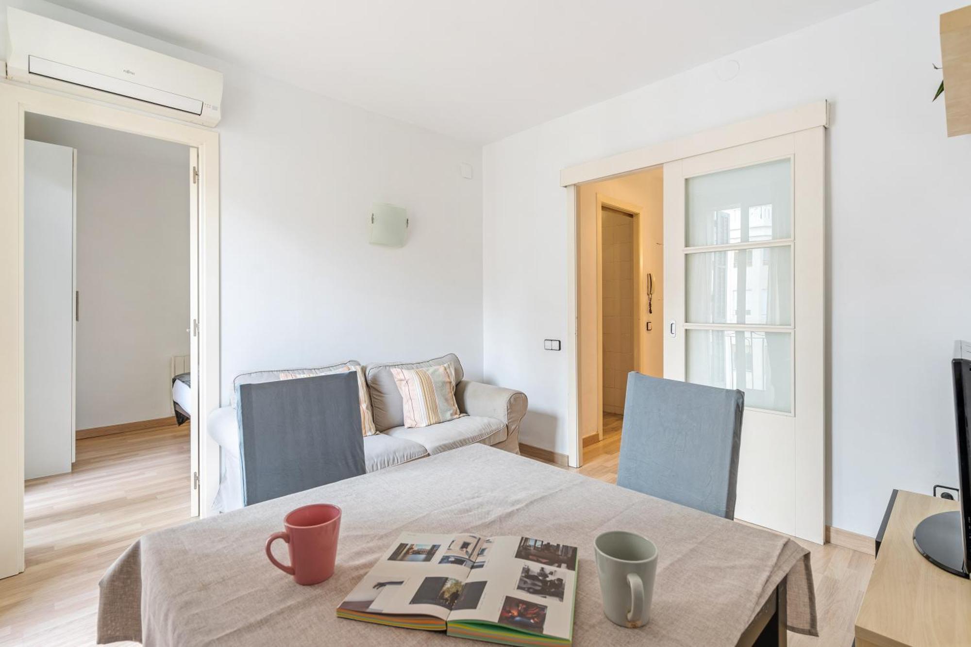 Fridaysflats, Sagrado Silencio - 3 Bdr Right By Sagrada Familia * Barcelona