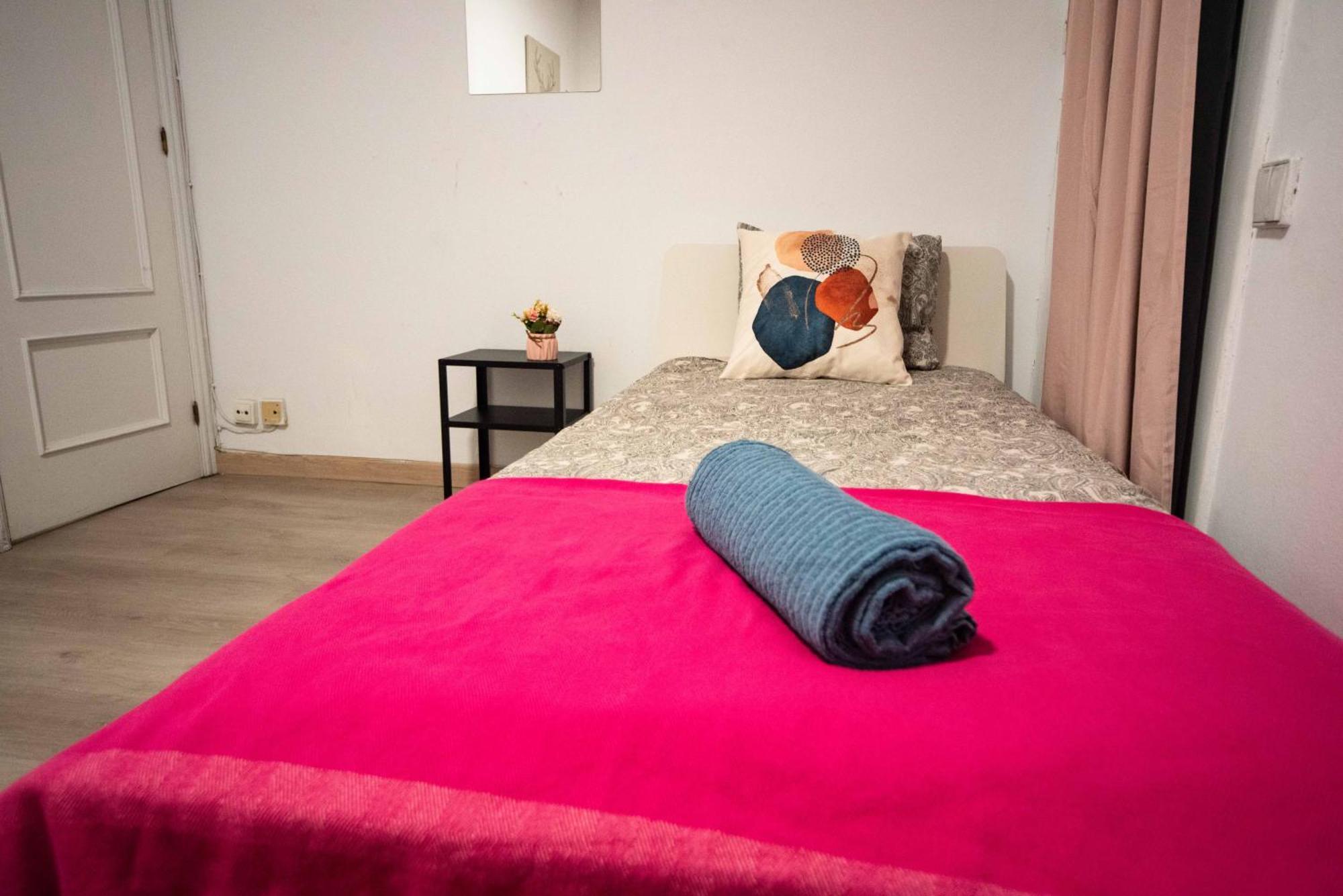 By Eixample Hostel *