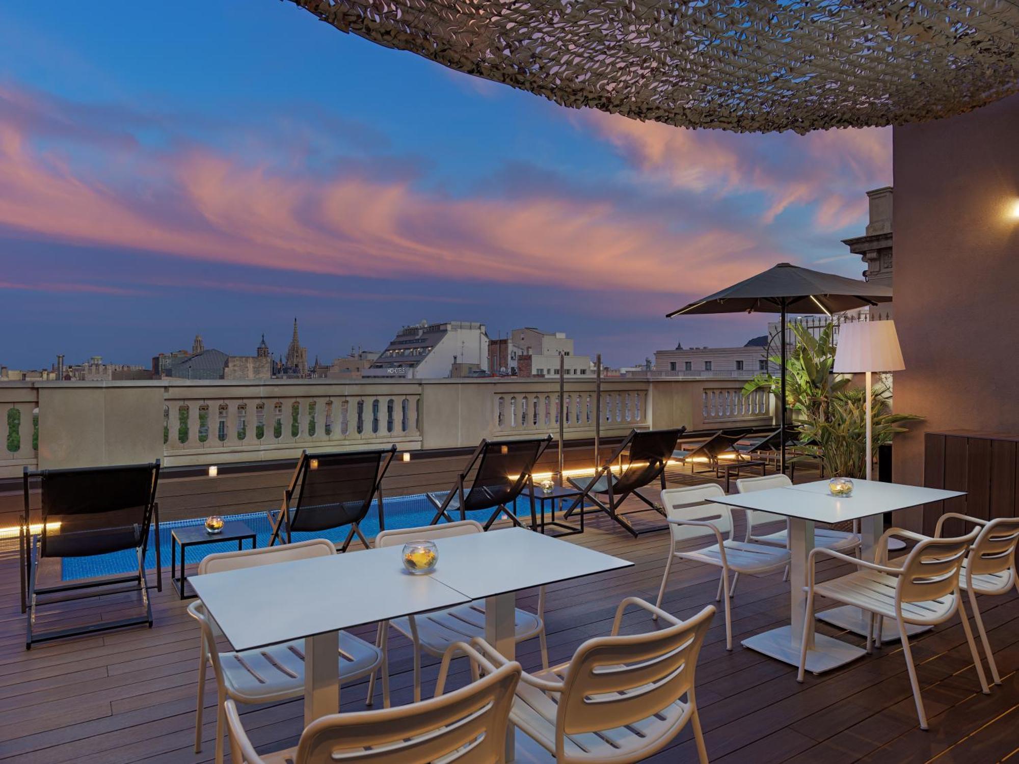 Hotel H10 Urquinaona Plaza (adults Only) 4*