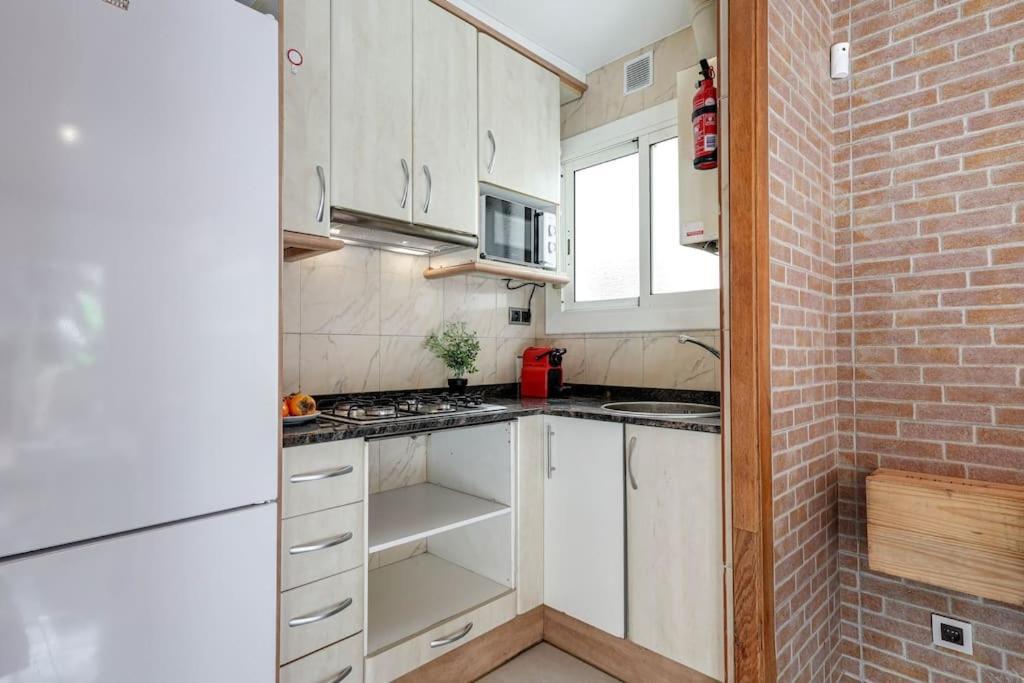 Penthouse With Big Terrace, Quiet Area, 1 Bedroom *