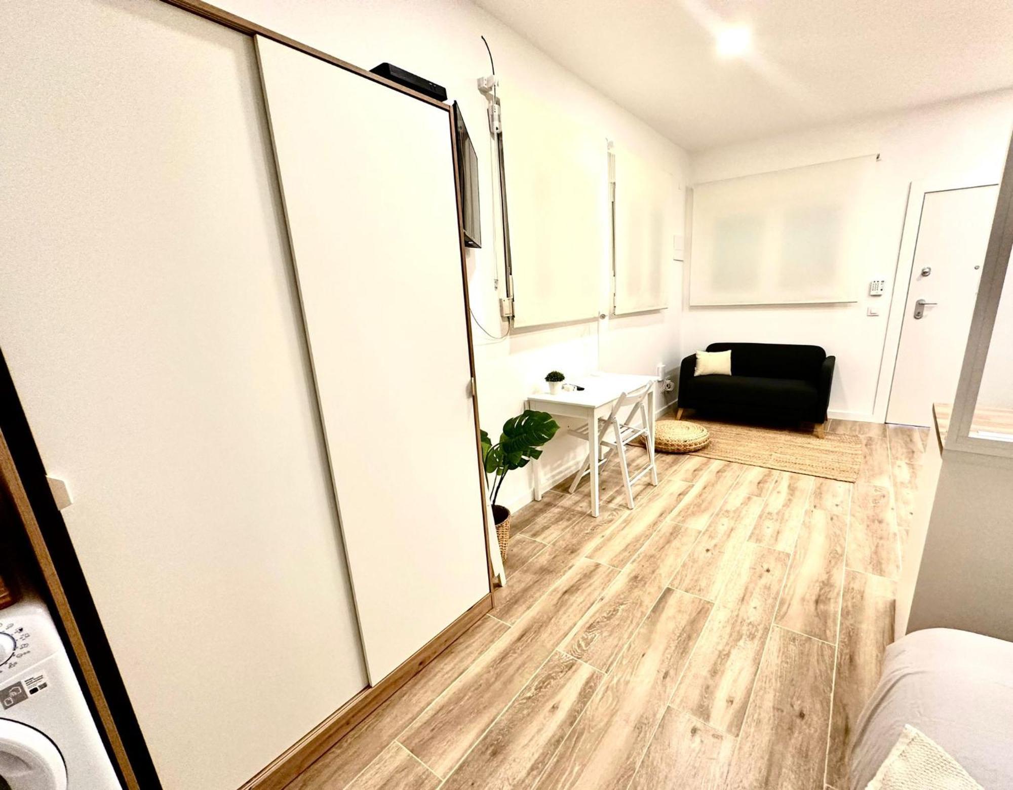 Cozy Studio Near Sants Estacion Appartement *