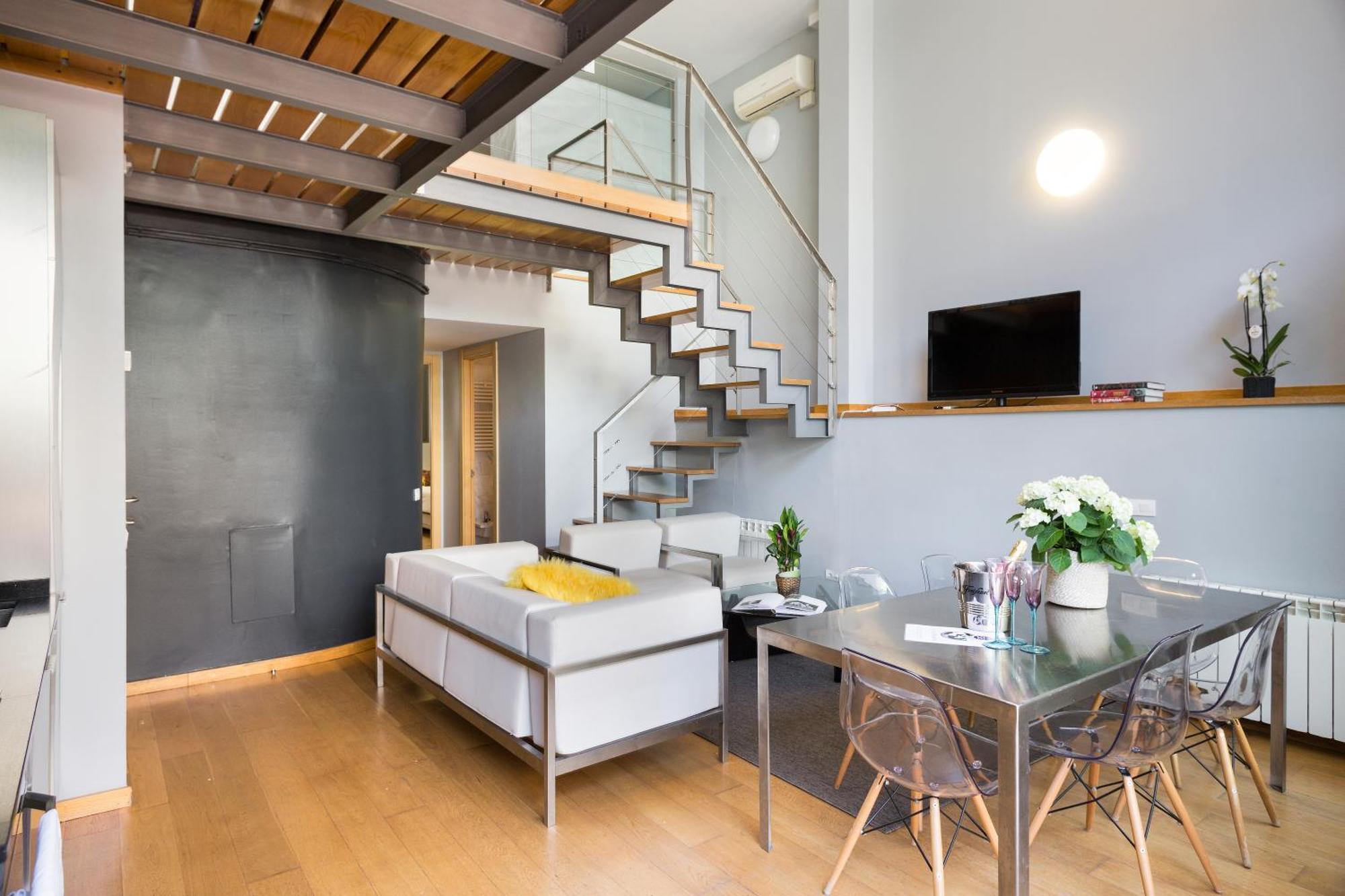 My Space Emirates - Bright In Gracia With Shared Pool Appartement *