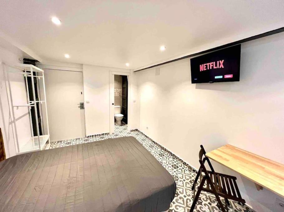 B4 Estudio Nuevo! Cocina Y Bano Privado! A 1 Calle Del Metro Barcelona
