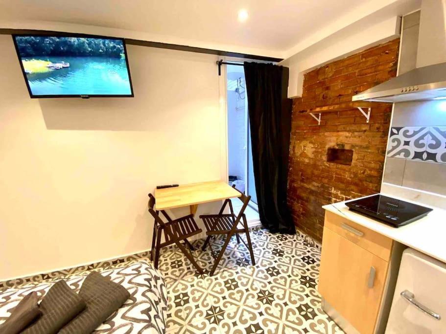 B4 Estudio Nuevo! Cocina Y Bano Privado! A 1 Calle Del Metro Appartement Barcelona