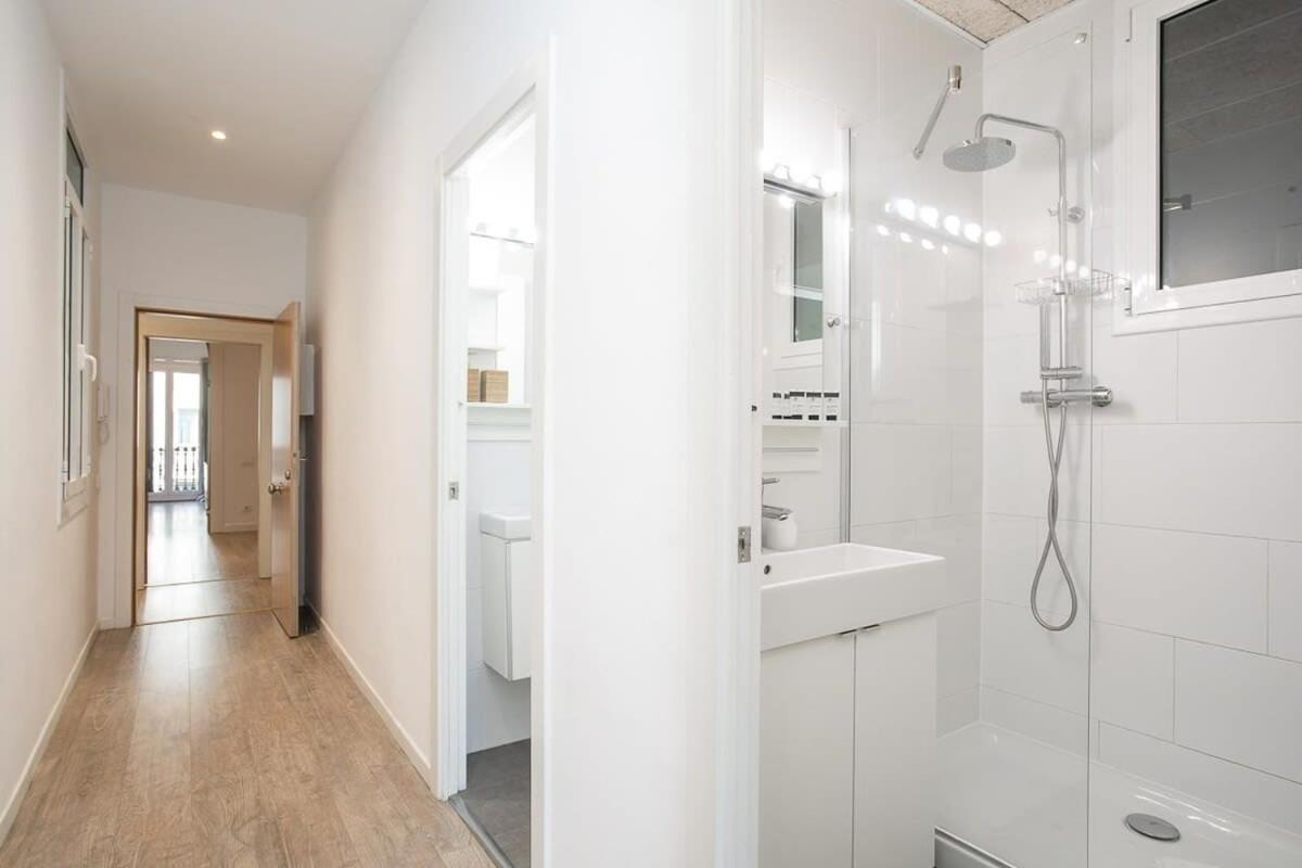 Paseo De Gracia Modern 4bd With Terrace Apartamento Barcelona