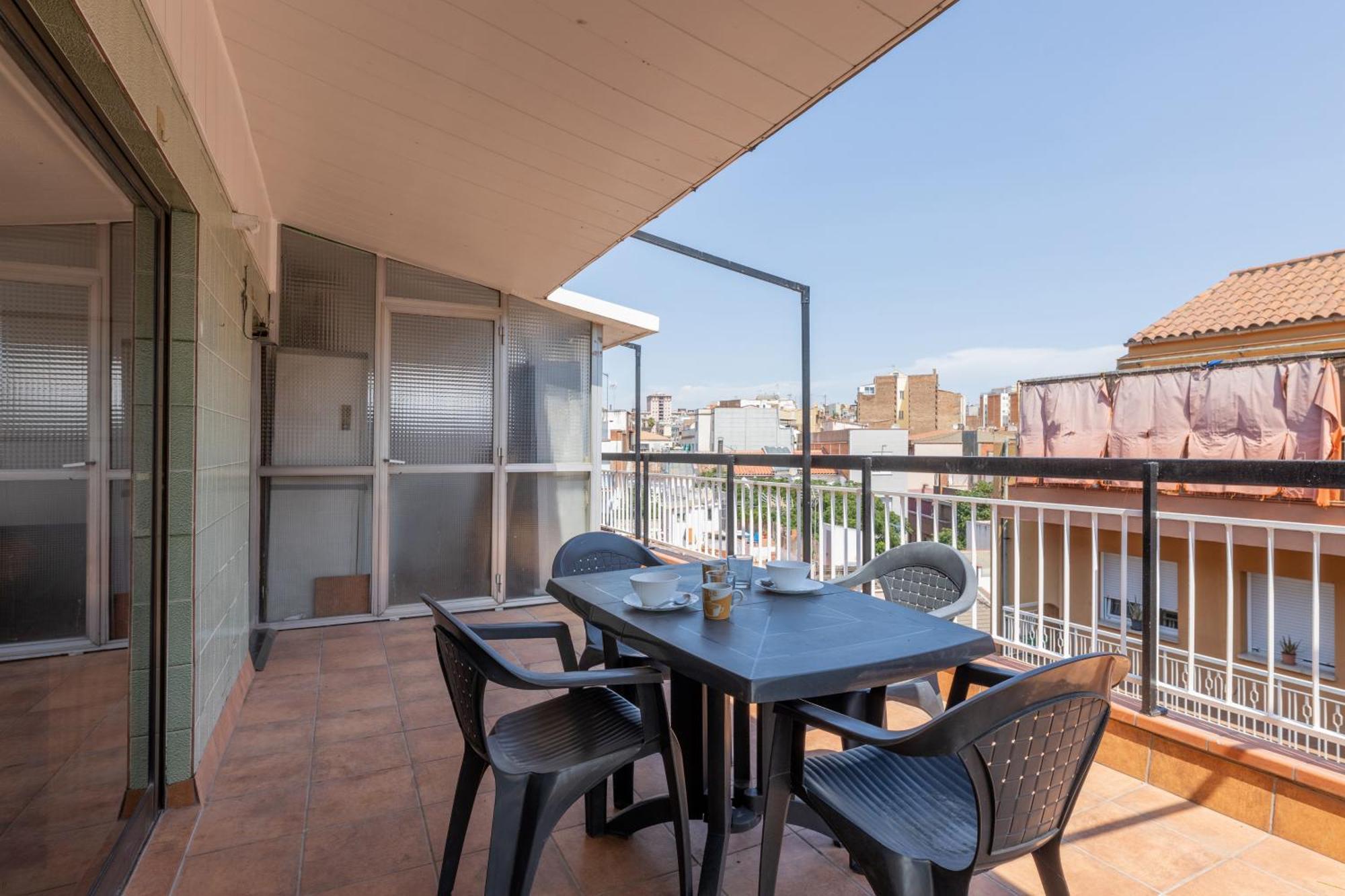 Aparteasy - Atic Sants *