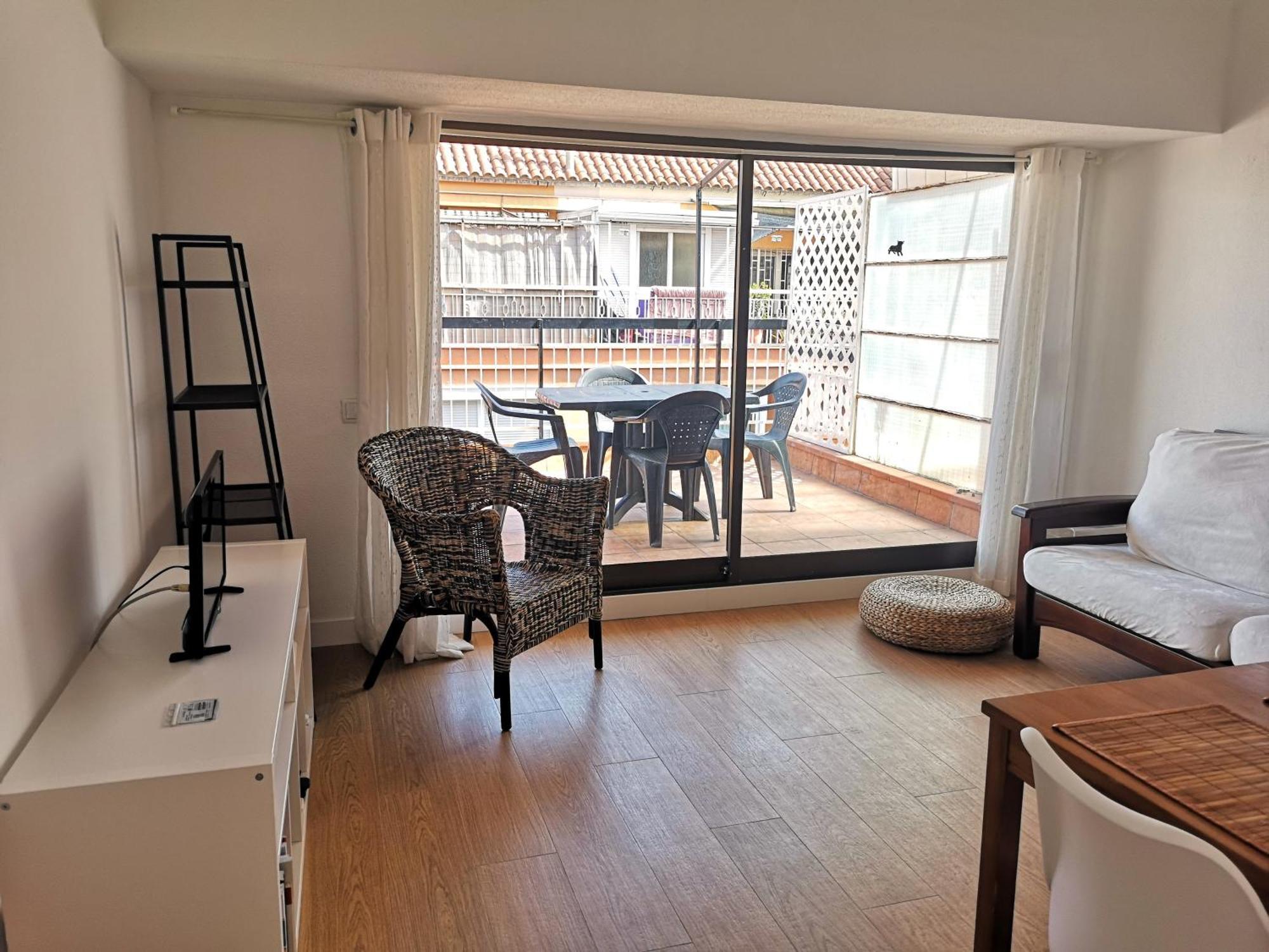 Aparteasy - Atic Sants *
