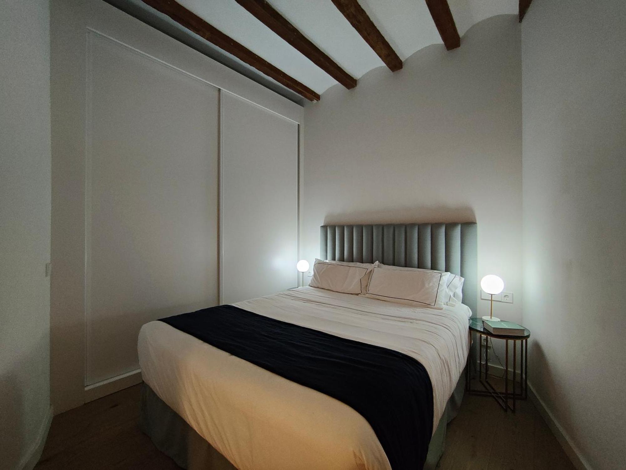 Luxury 2br&2washrooms City Center Appartement *