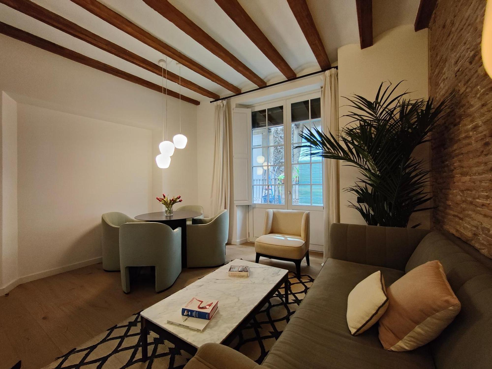 Luxury 2br&2washrooms City Center Appartement *