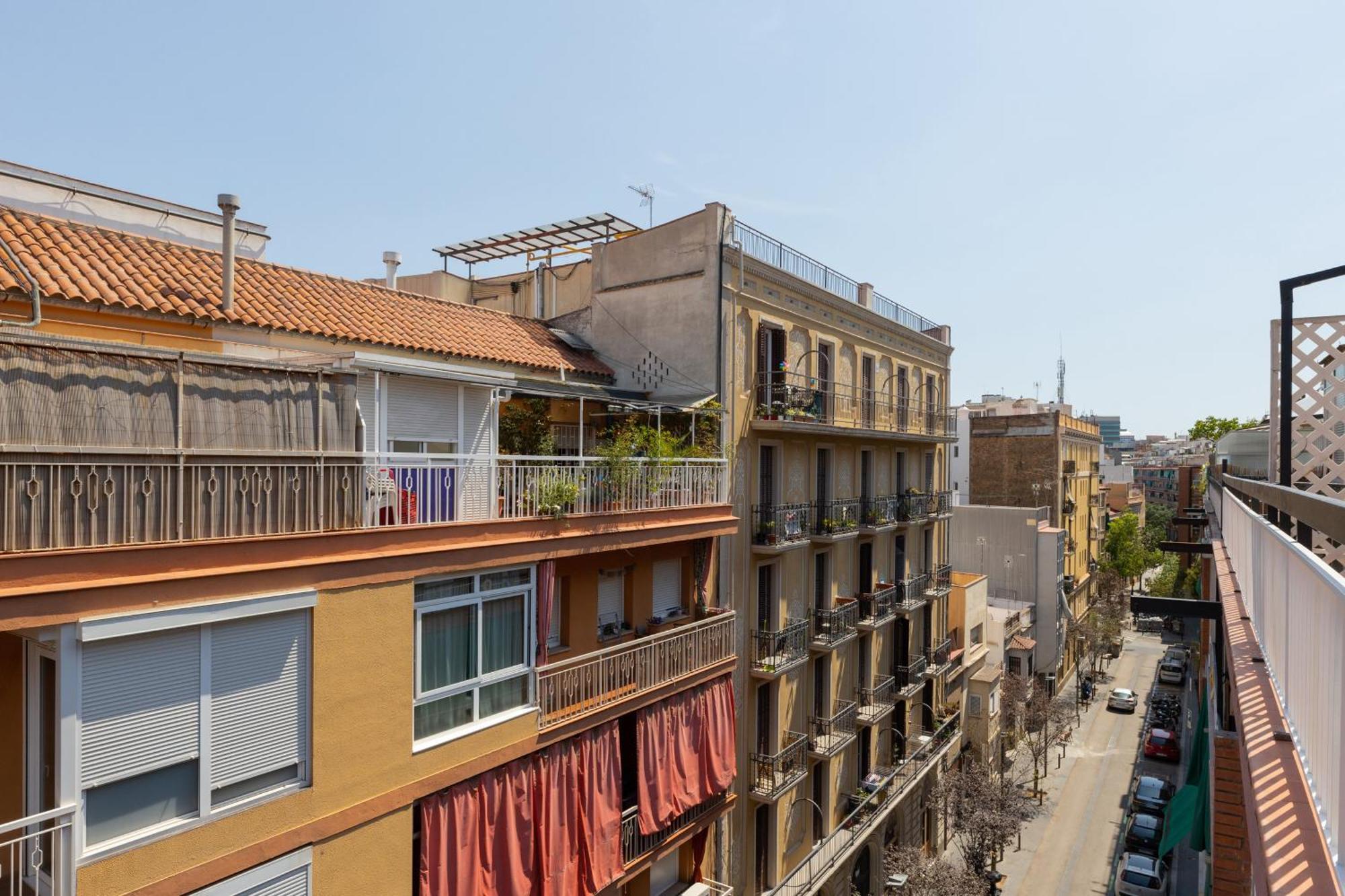 Aparteasy - Atic Sants Apartment