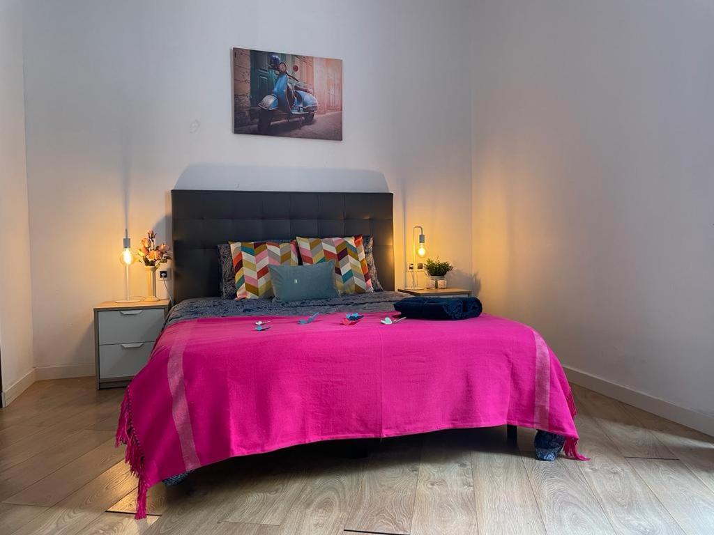 By La Rambla Rooms *