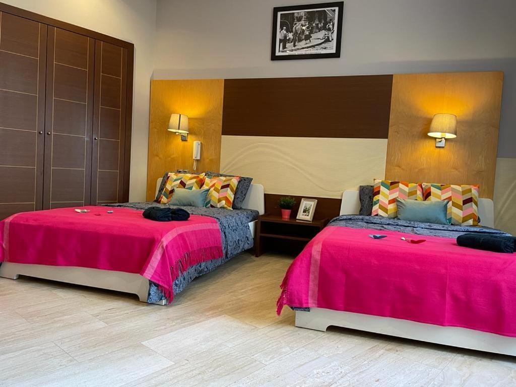 Hostel By La Rambla Rooms *
