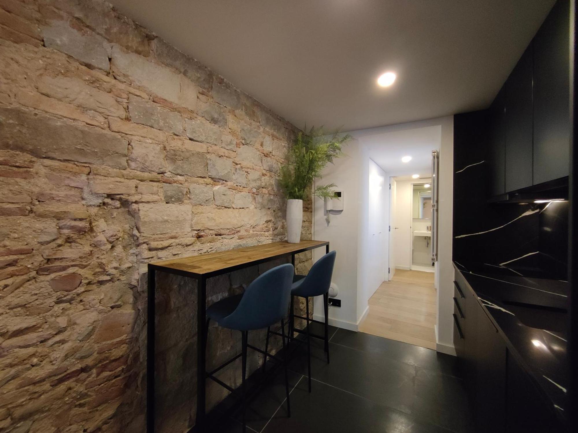 Luxury 2br&2washrooms City Center
