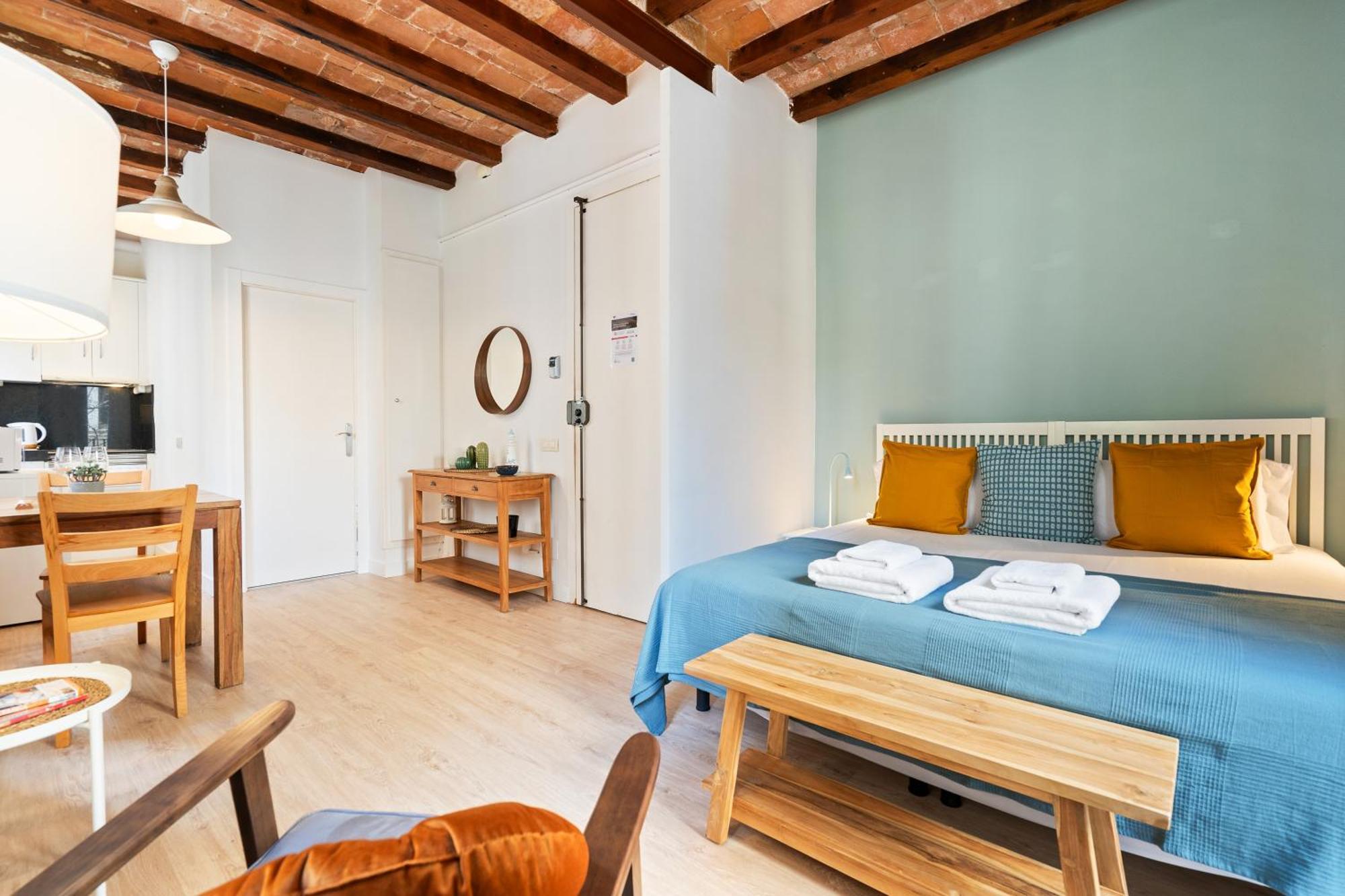 11 Apartment *