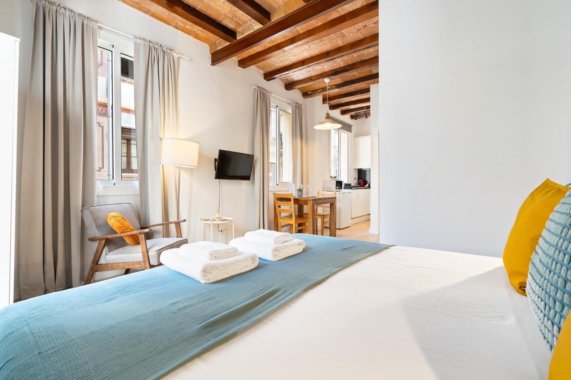 11 Apartment *
