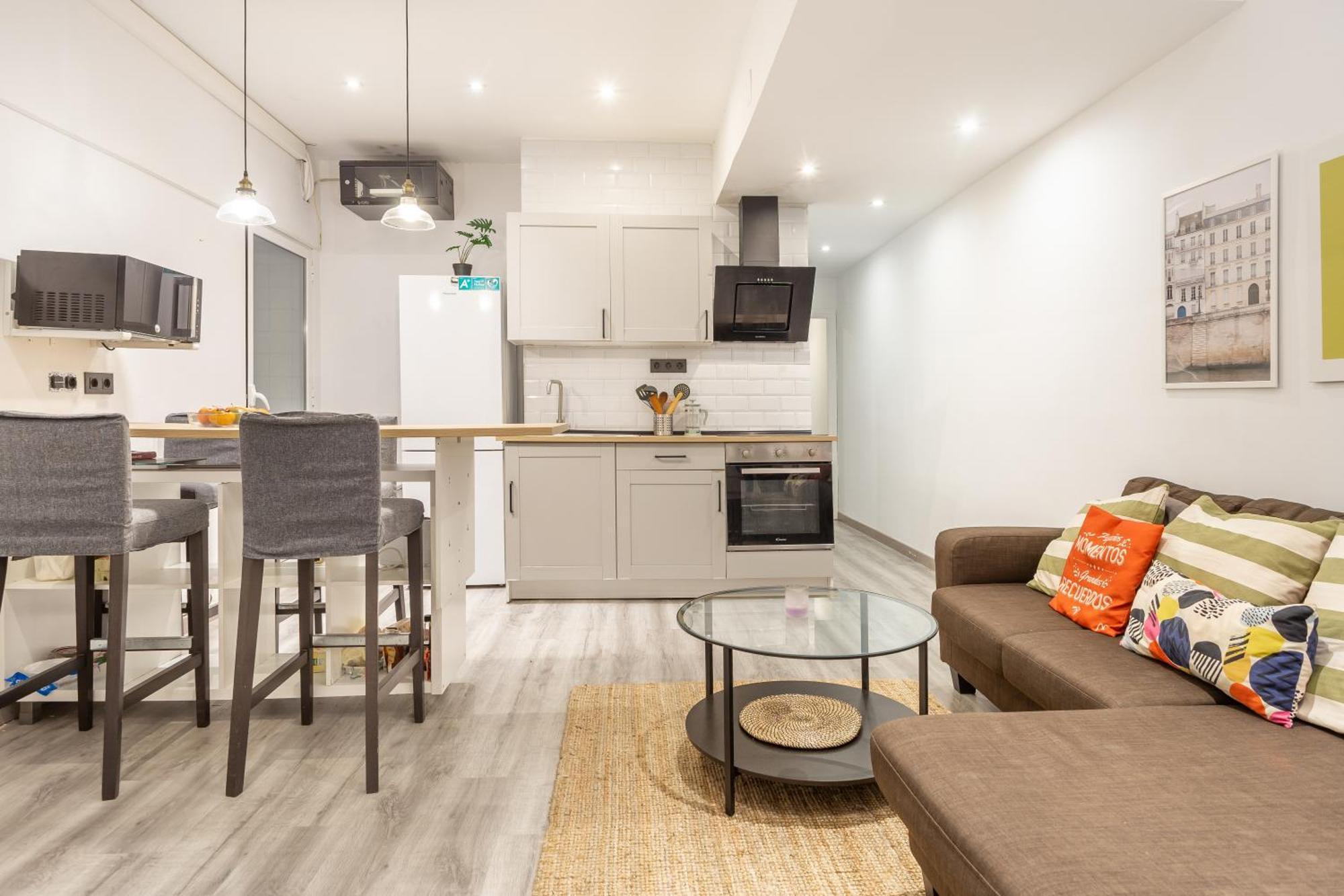 Tamarit Apartment *