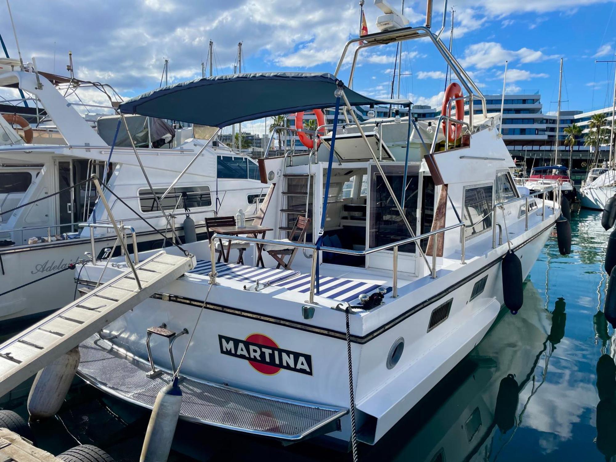 Botel Barco Amplio Con 2 Camarotes / Comfy Boat With 2 Bedrooms - *