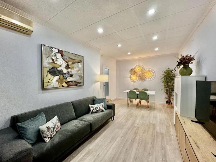 Apartment Sant Antoni Stay: Experience Barcelona