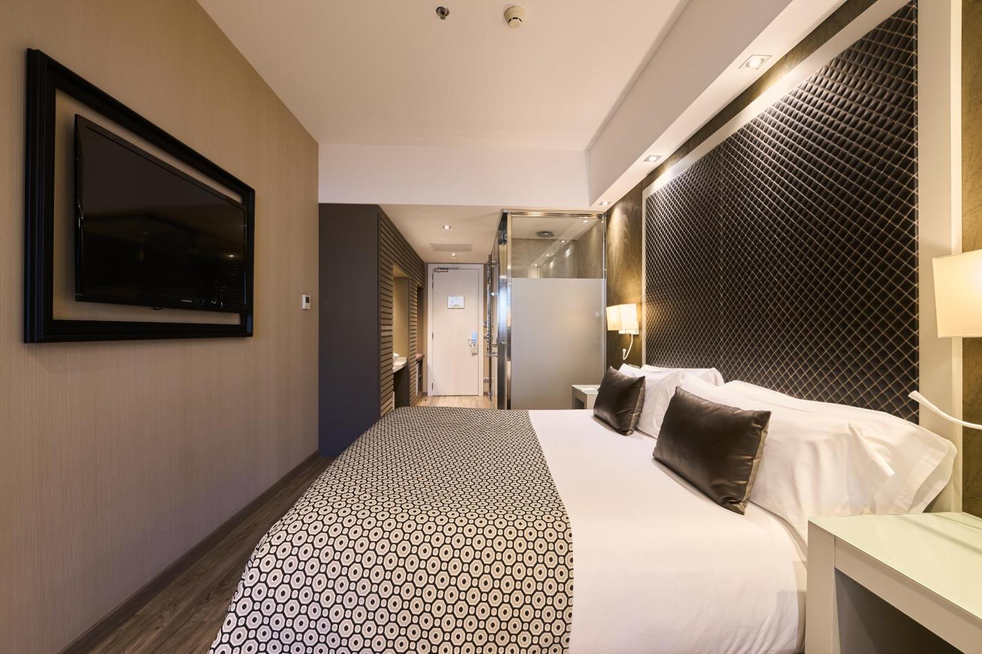 Catalonia Square 4* Sup Hotel
