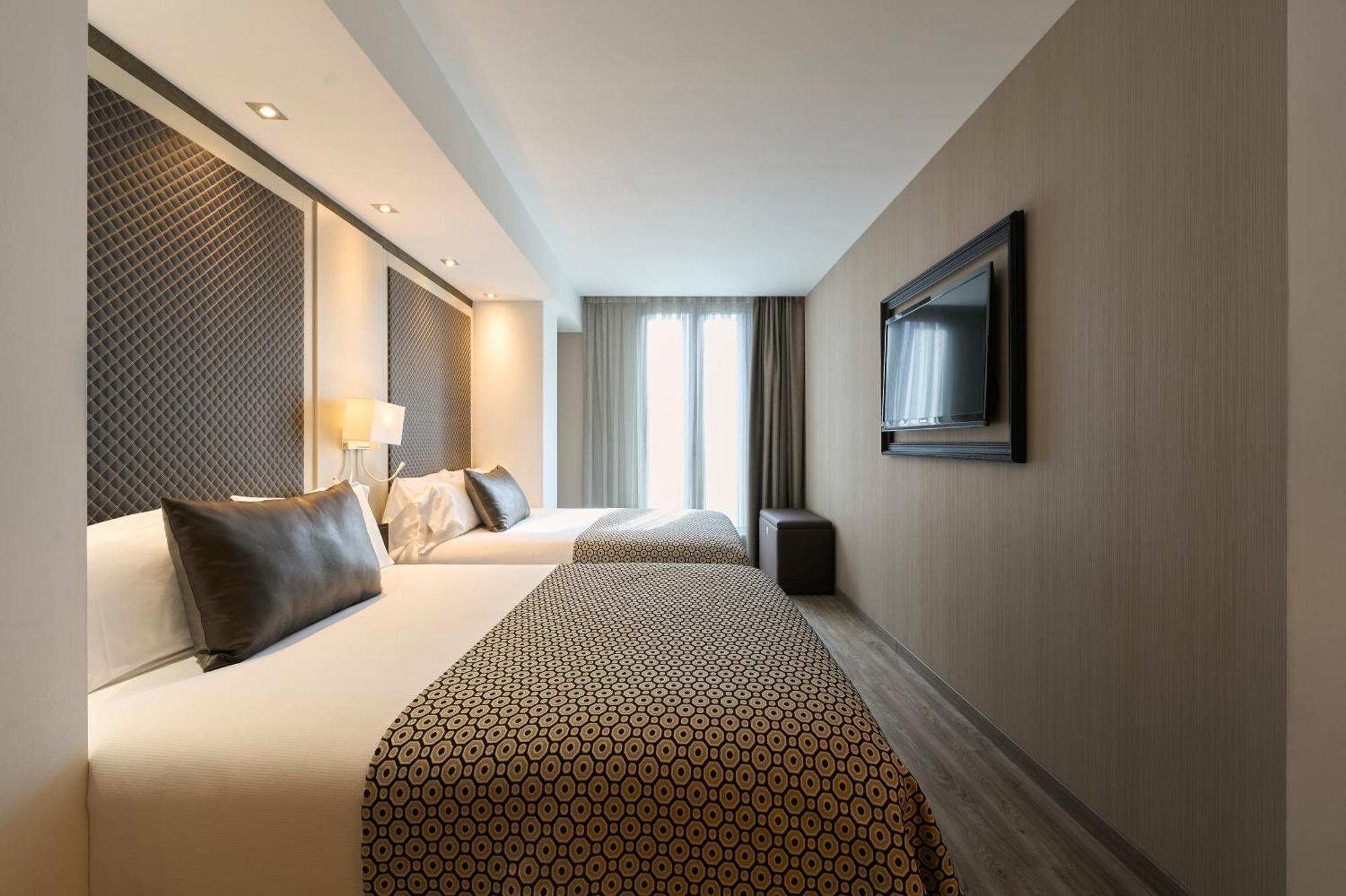 Hotel Catalonia Square 4* Sup