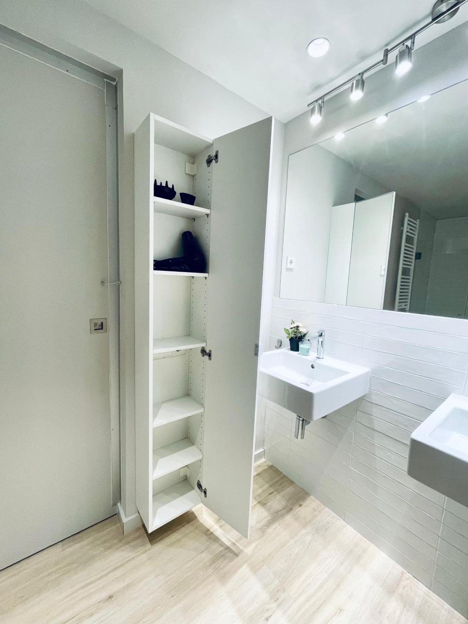 Triple With Private Bathroom In Gothic