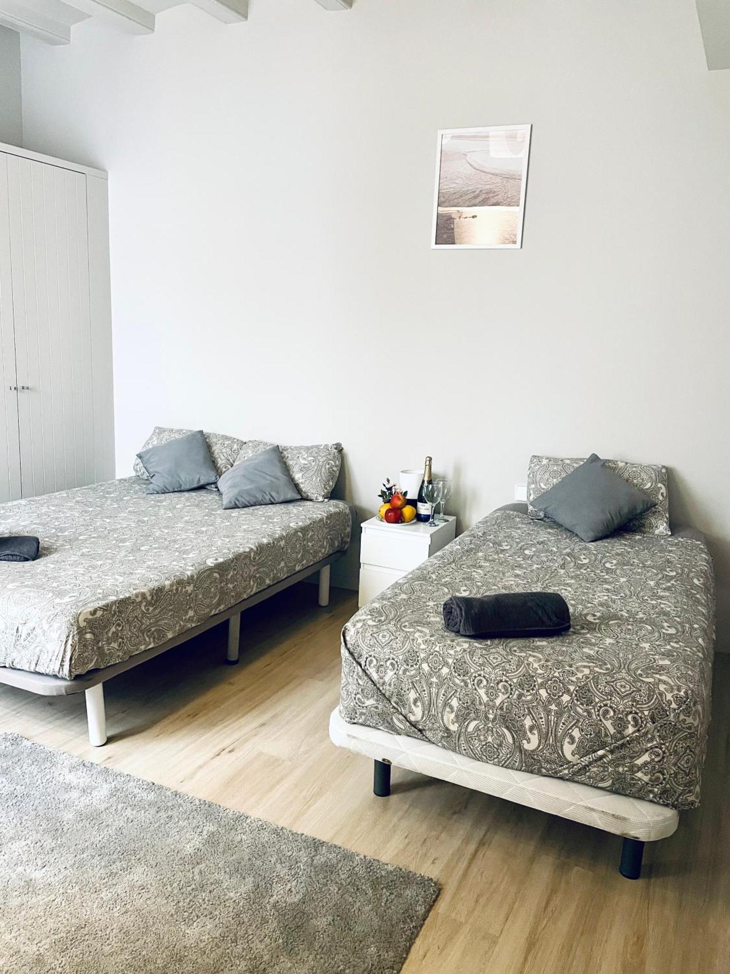 Triple With Private Bathroom In Gothic Barcelone