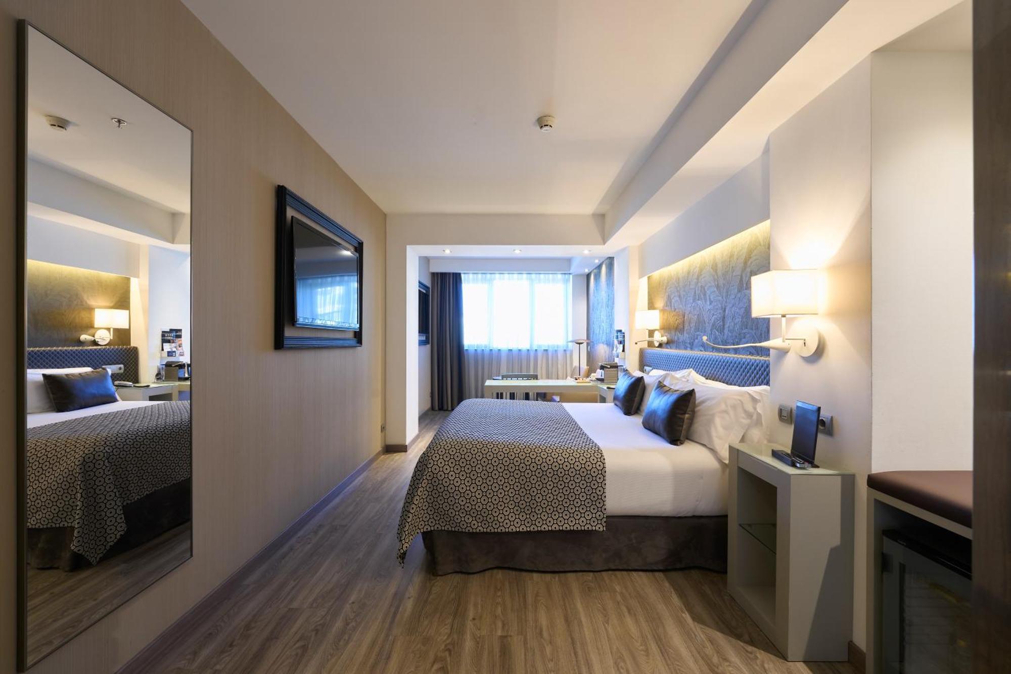 Hotel Catalonia Square 4* Sup 4*