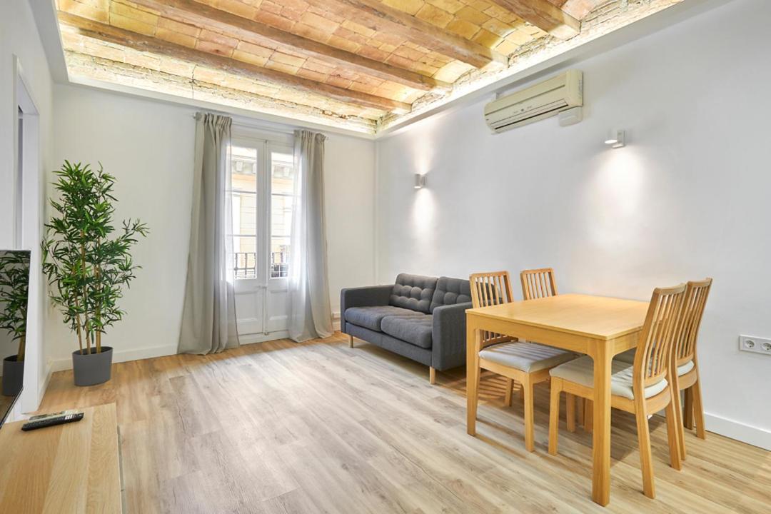 Apartment Ro Lively And Bright Apartment Next To Blai St Barcelona