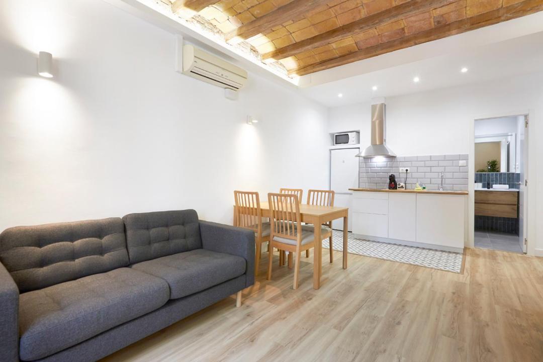 Apartment Ro Lively And Bright Apartment Next To Blai St Barcelona