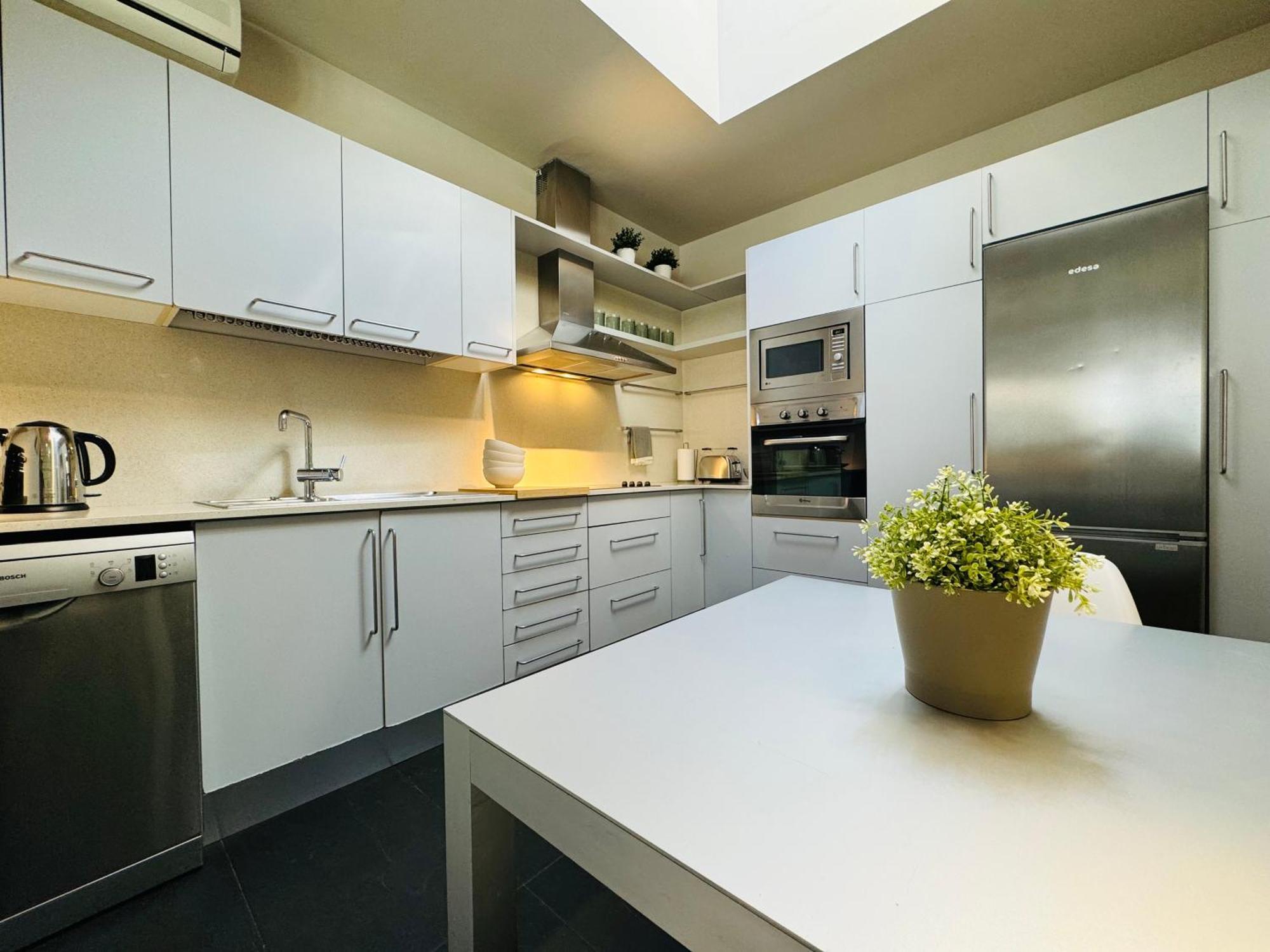 Modernist Gem Penthouse