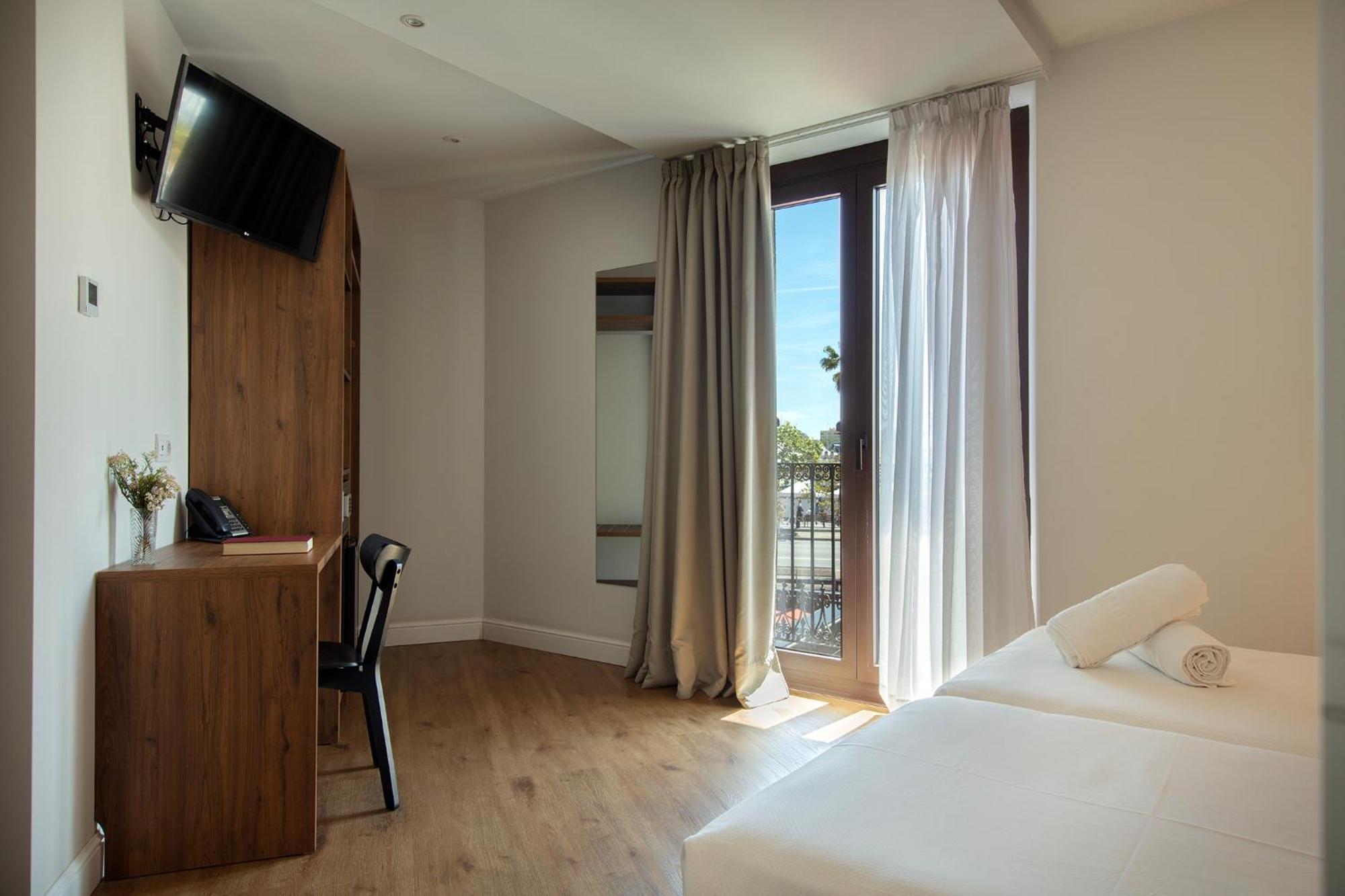 Guest house Som Nit Port Vell